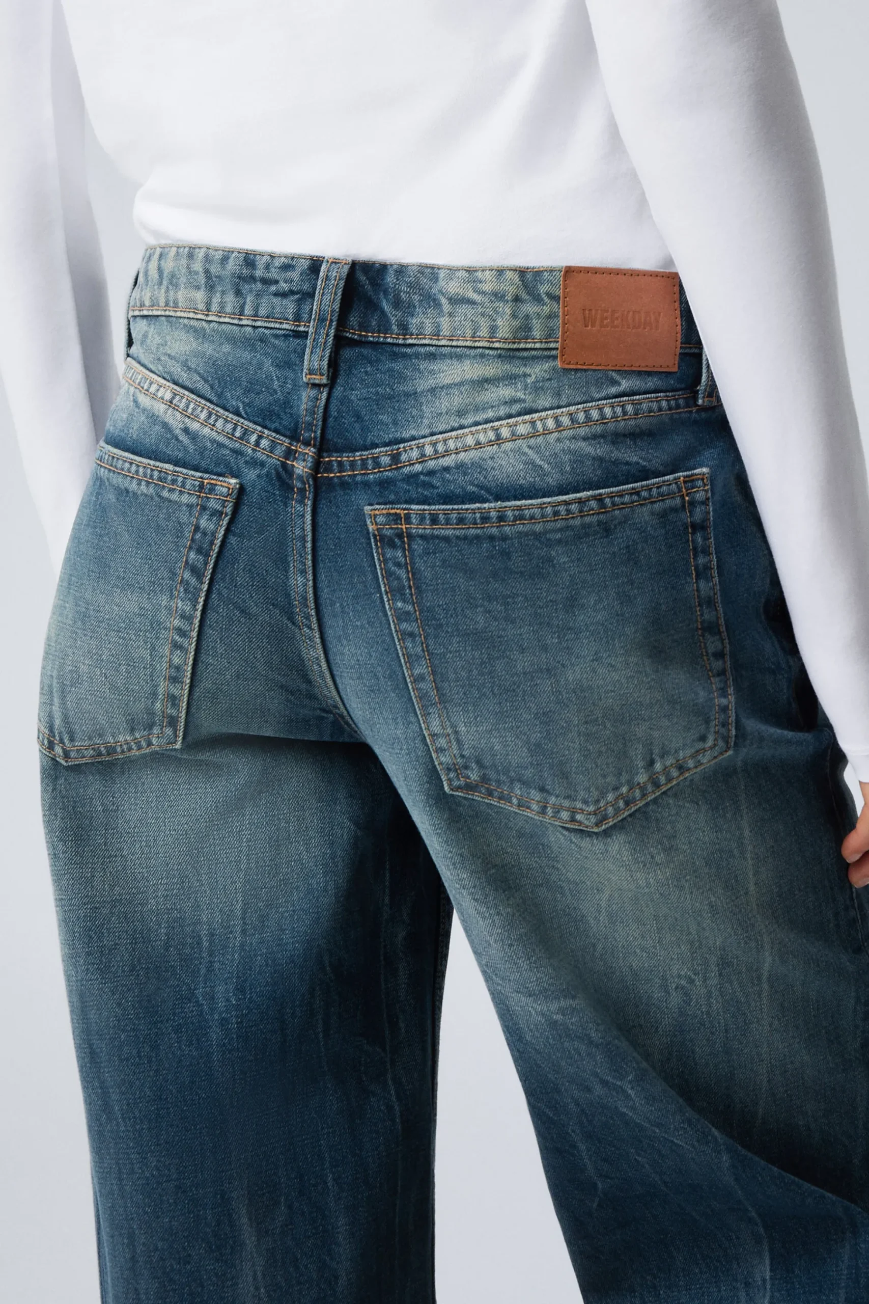 Weekday AMPLE LOW RISE LOOSE WIDE LEG JEANS gasoline blue medium blue Sale