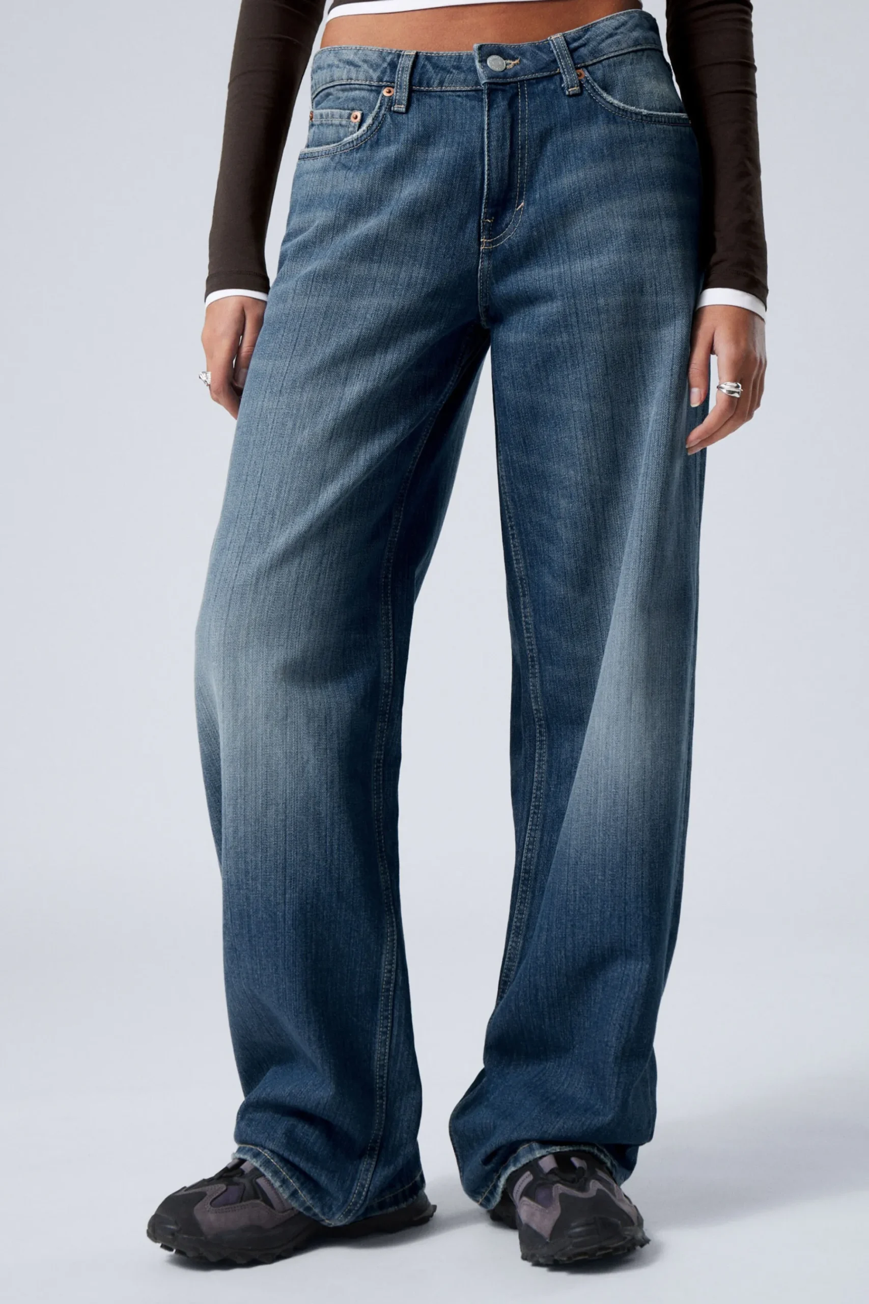 Weekday AMPLE LOW RISE LOOSE WIDE LEG JEANS mine blue medium blue Online