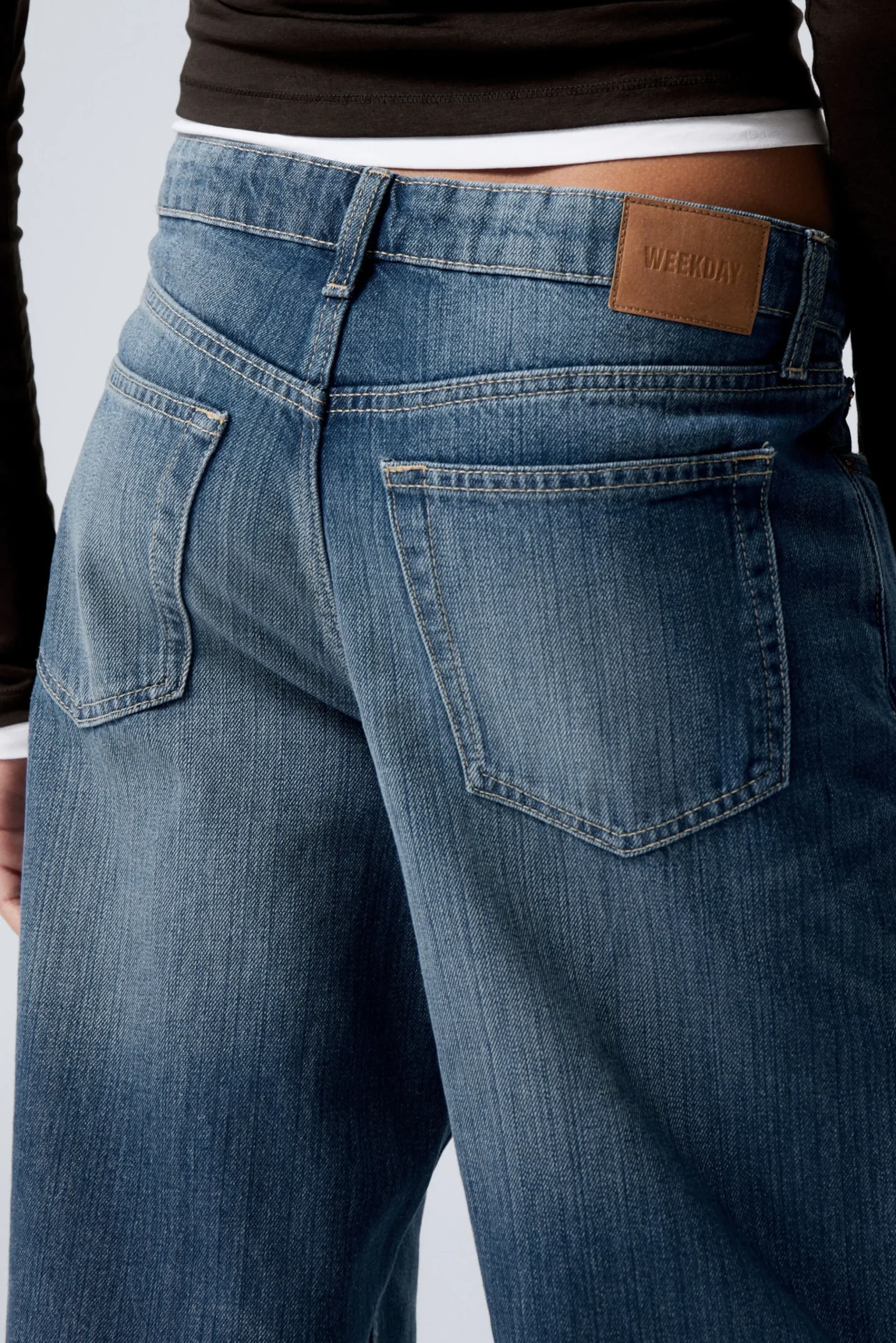Weekday AMPLE LOW RISE LOOSE WIDE LEG JEANS mine blue medium blue Online
