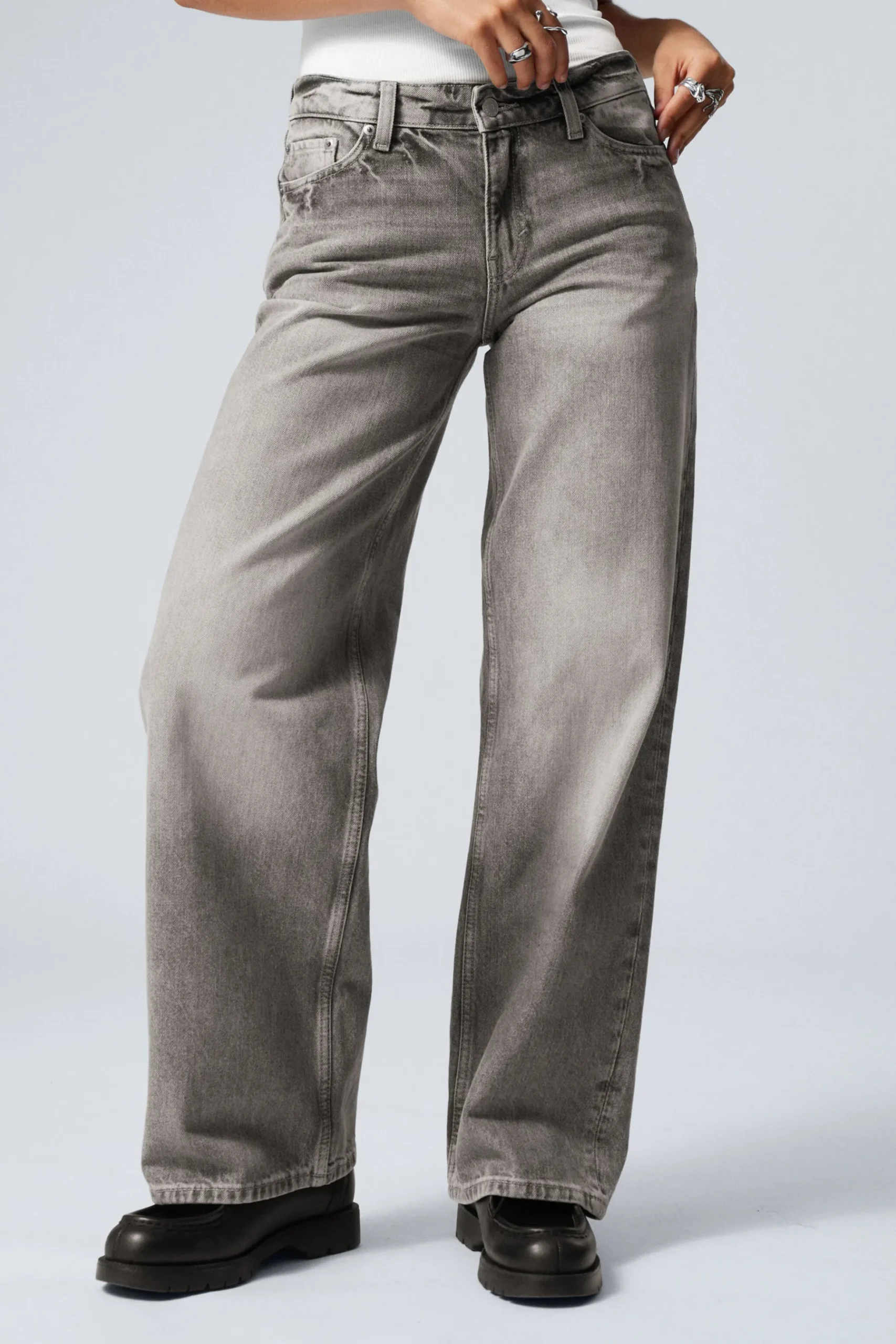 Weekday AMPLE LOW RISE LOOSE WIDE LEG JEANS canyon grey medium grey Discount