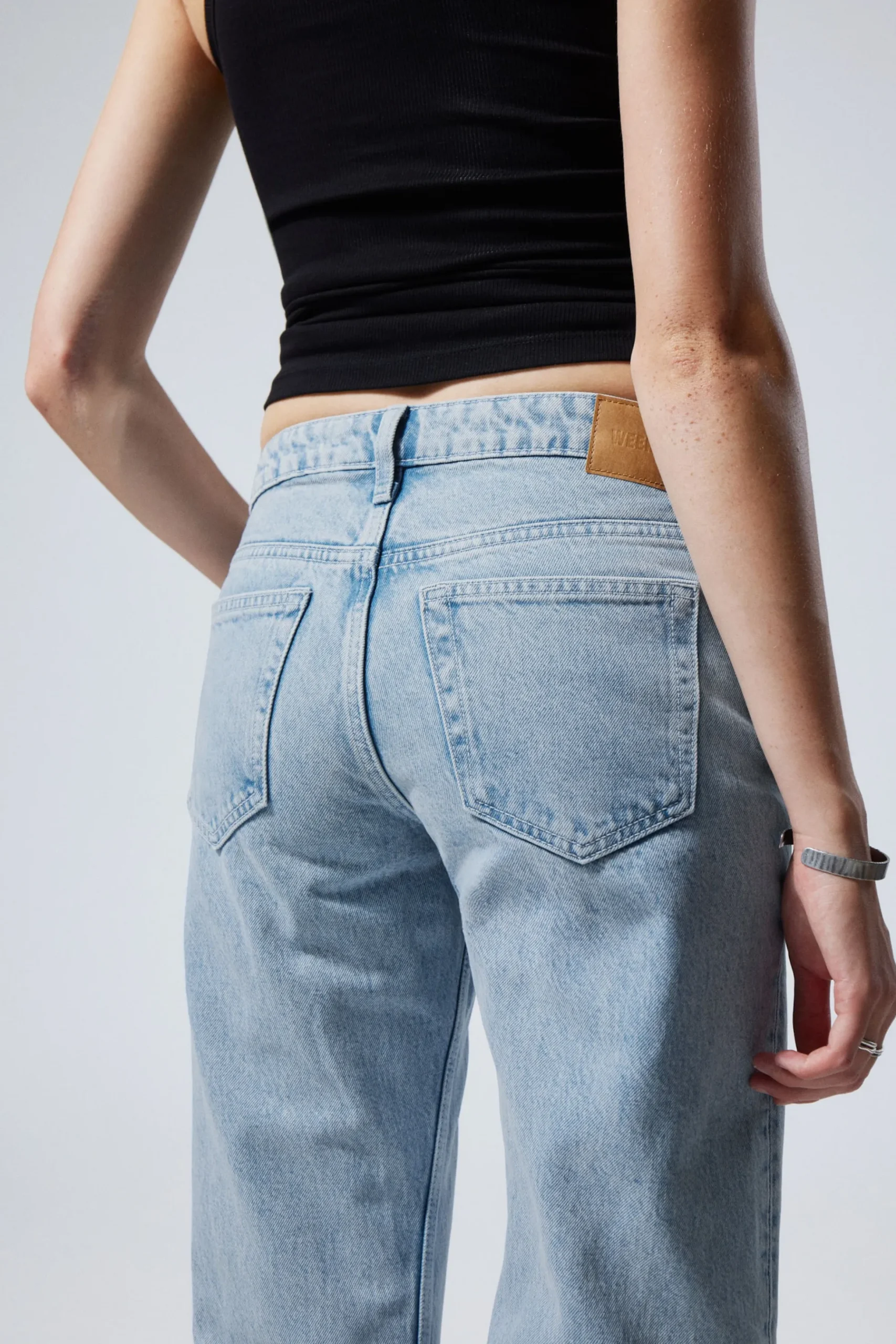 Weekday ARROW LOW RISE REGULAR STRAIGHT LEG JEANS summer blue light blue Hot