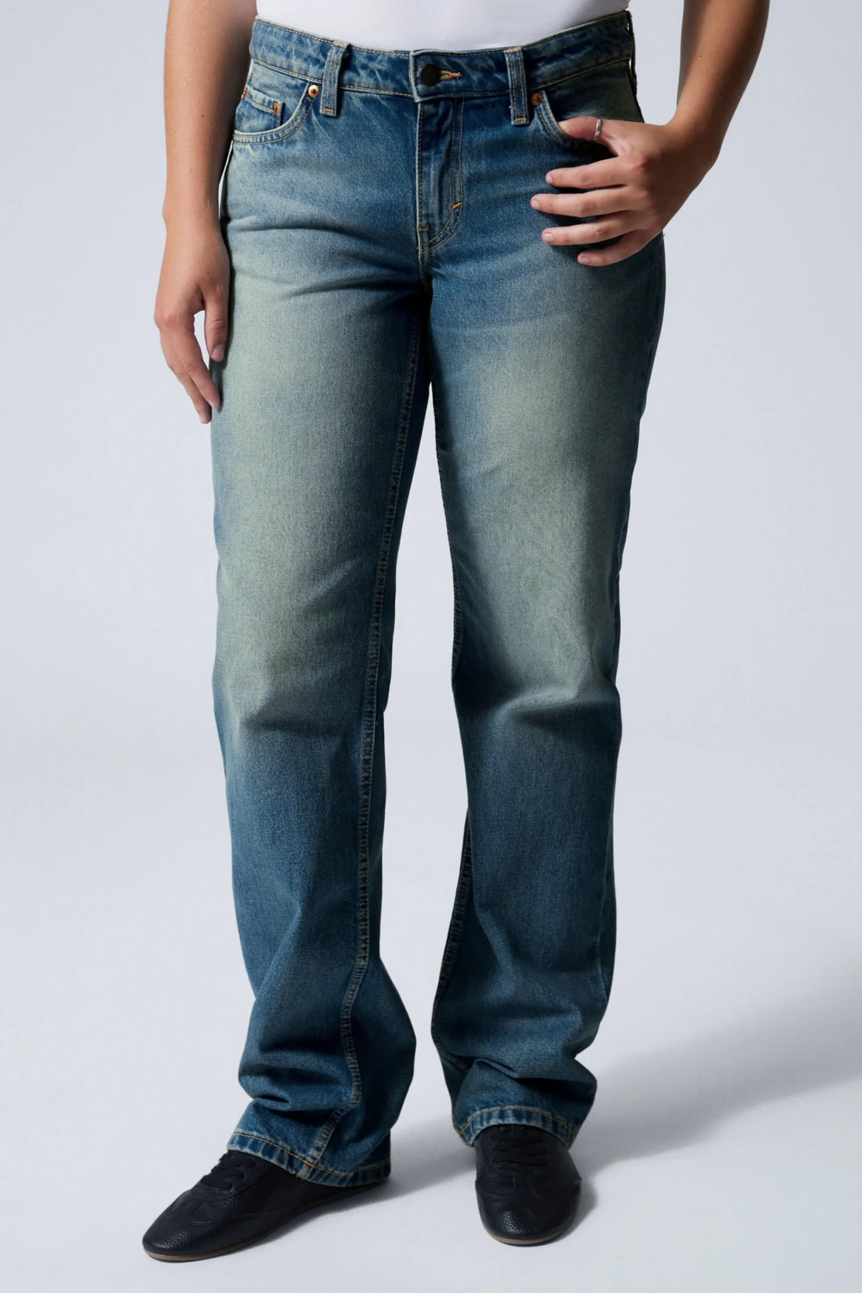Weekday ARROW LOW RISE REGULAR STRAIGHT LEG JEANS jackpot blue medium blue Clearance