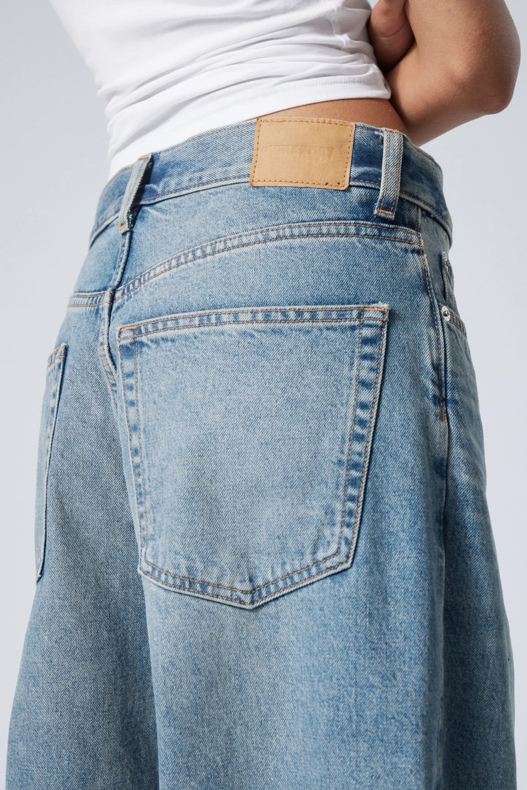 Weekday ASTRO LOOSE BAGGY LEG JEANS seventeen blue medium blue Clearance