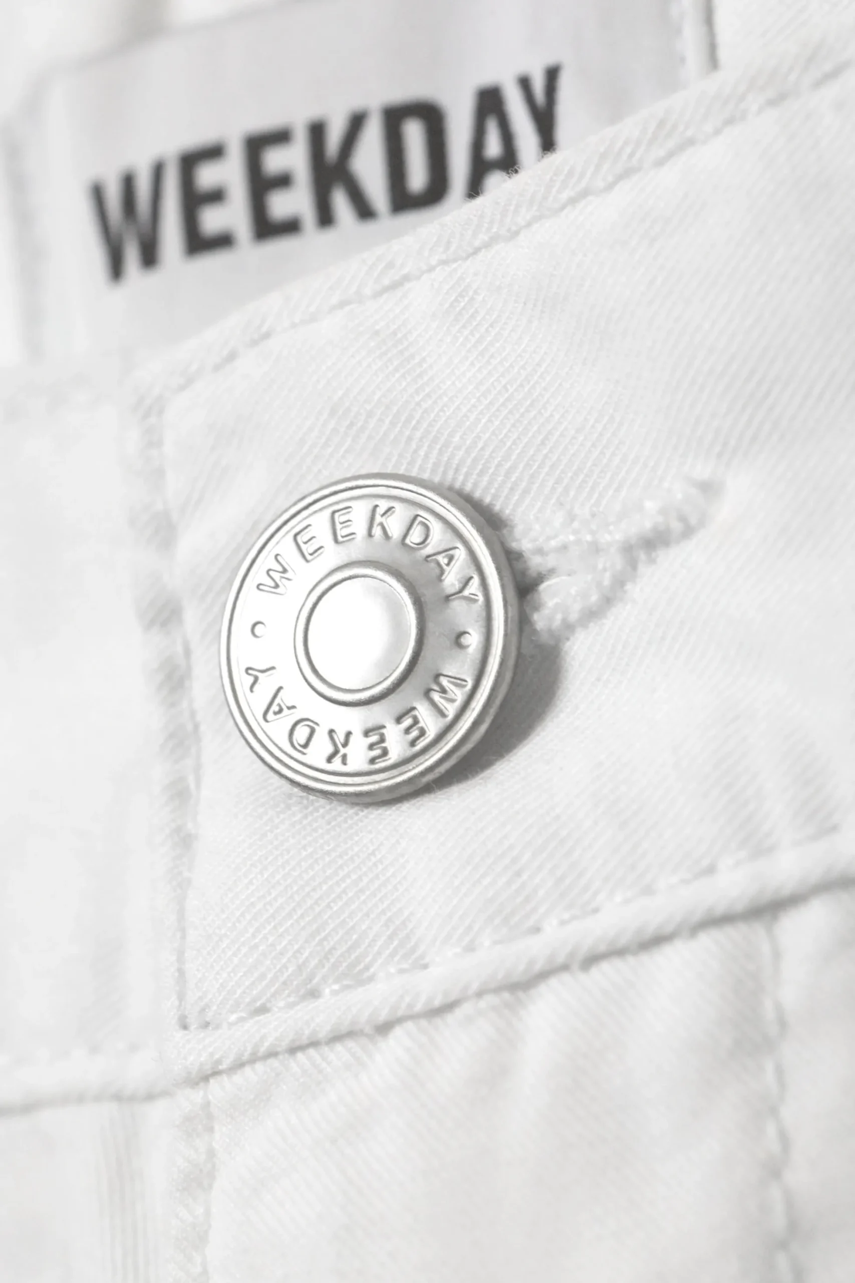 Weekday ASTRO LOOSE TWILL SHORTS white Online