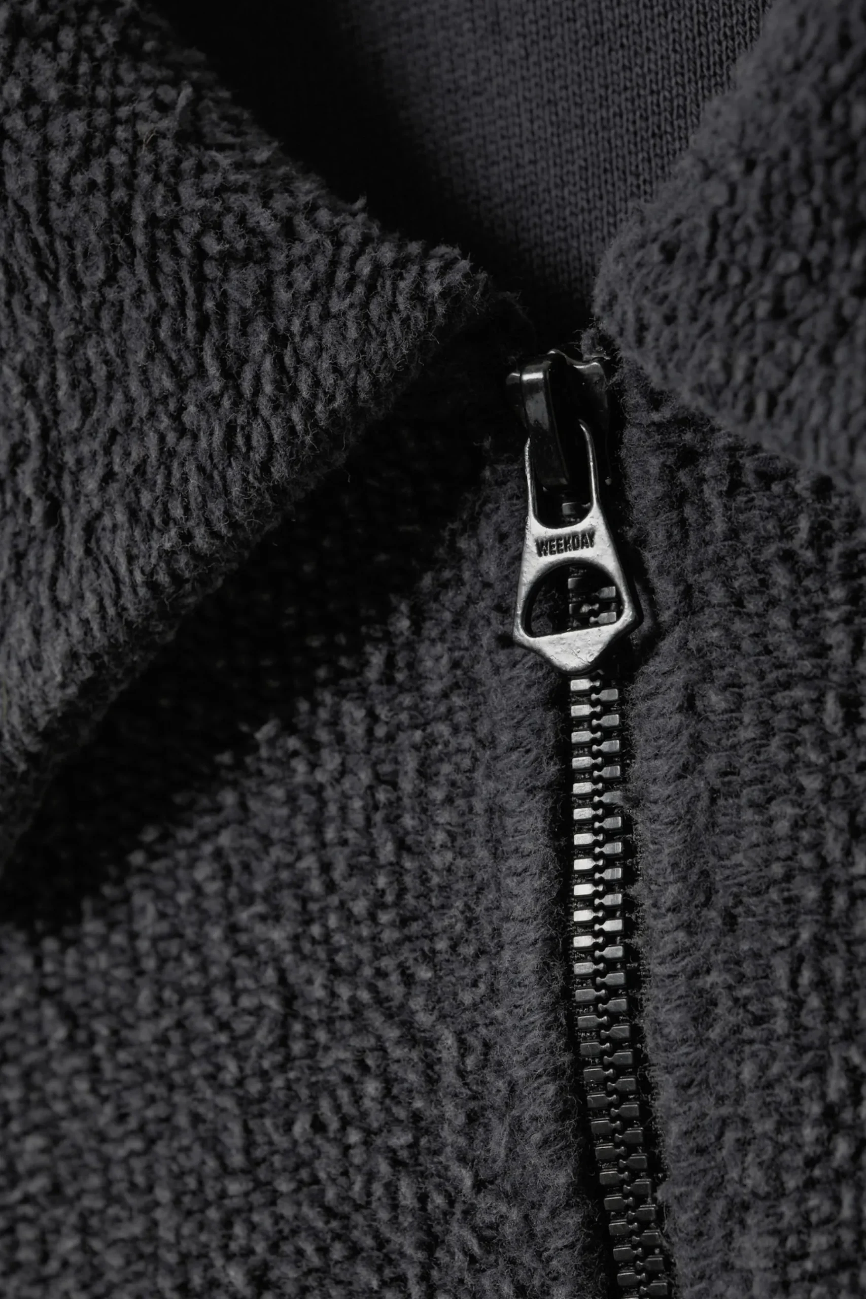 Weekday BOXY HALF-ZIP FLEECE SWEATSHIRT washed black Fashion