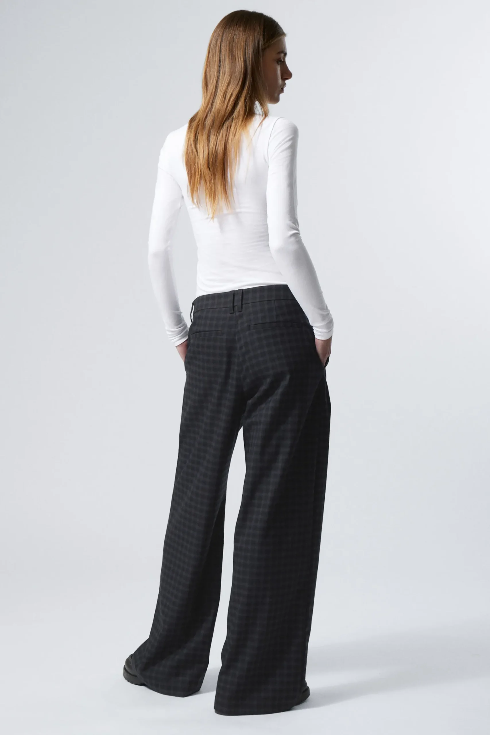 Weekday CHECKED LOW LOOSE SUIT TROUSERS dark blue check Best