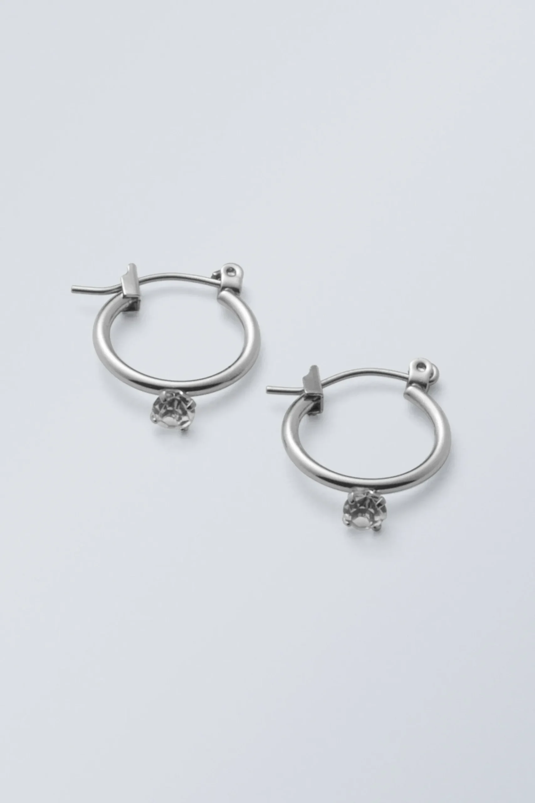 Weekday CRUSH HOOP EARRINGS shiny rhodium Store