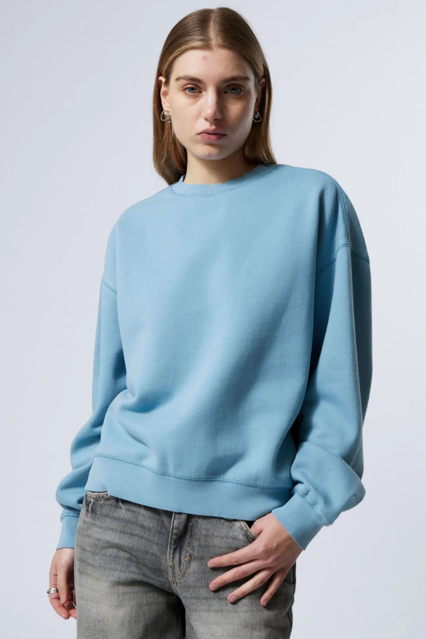 Weekday ESSENCE STANDARD SWEATSHIRT washed light blue Clearance