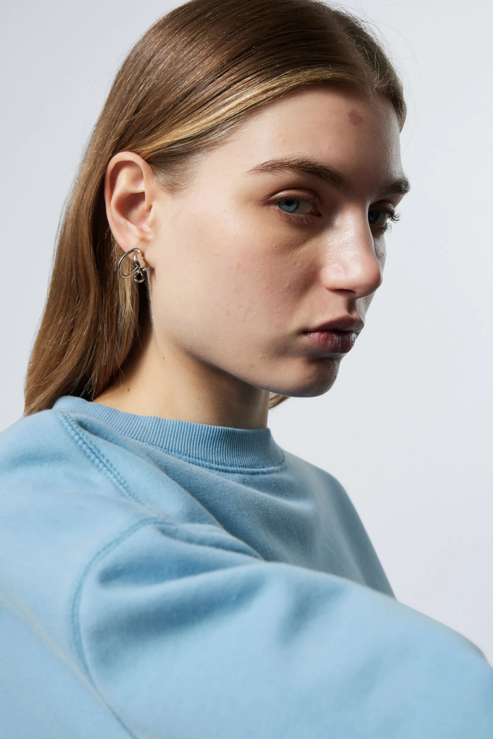 Weekday ESSENCE STANDARD SWEATSHIRT washed light blue Clearance