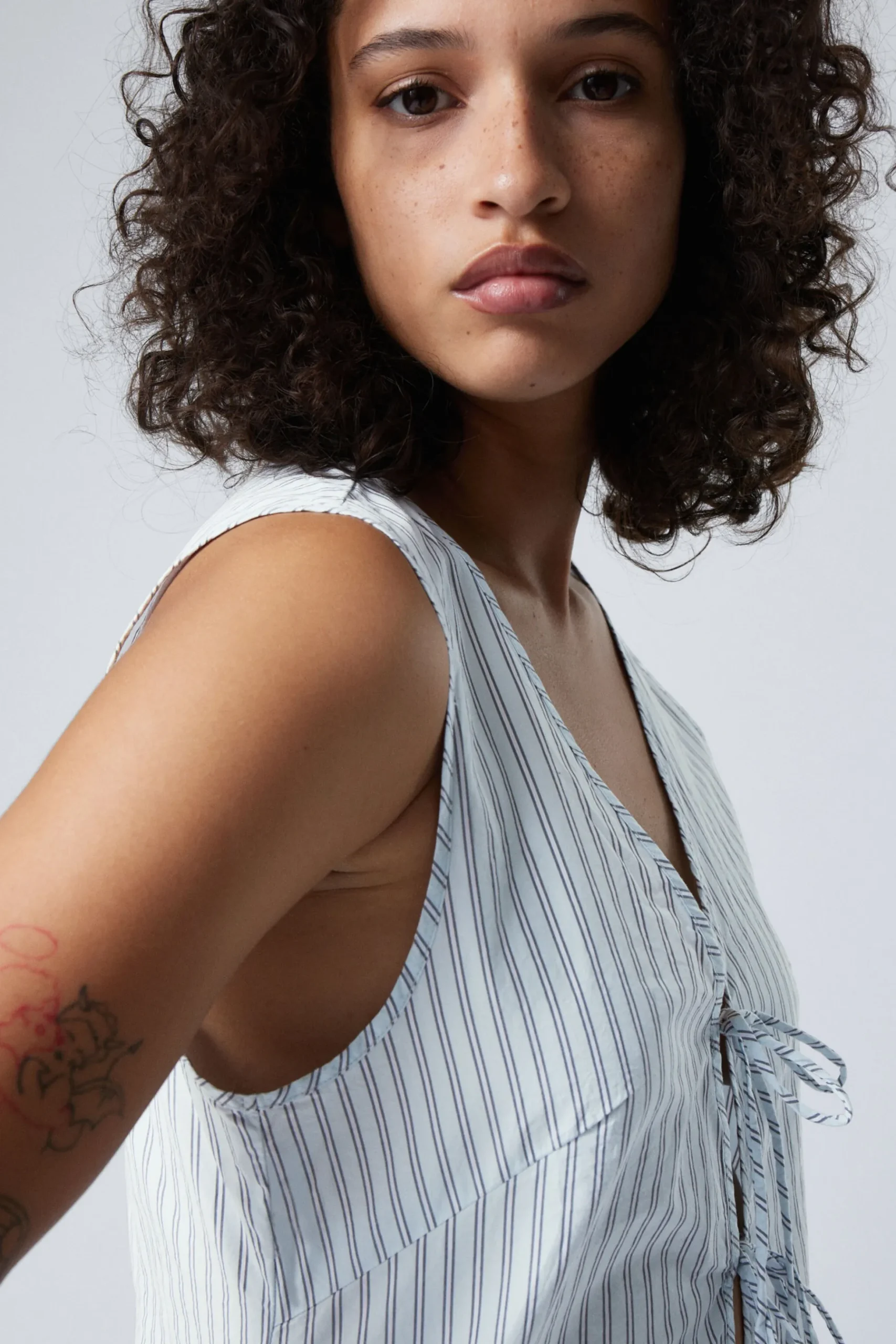 Weekday FITTED VEST TOP light blue stripe Fashion
