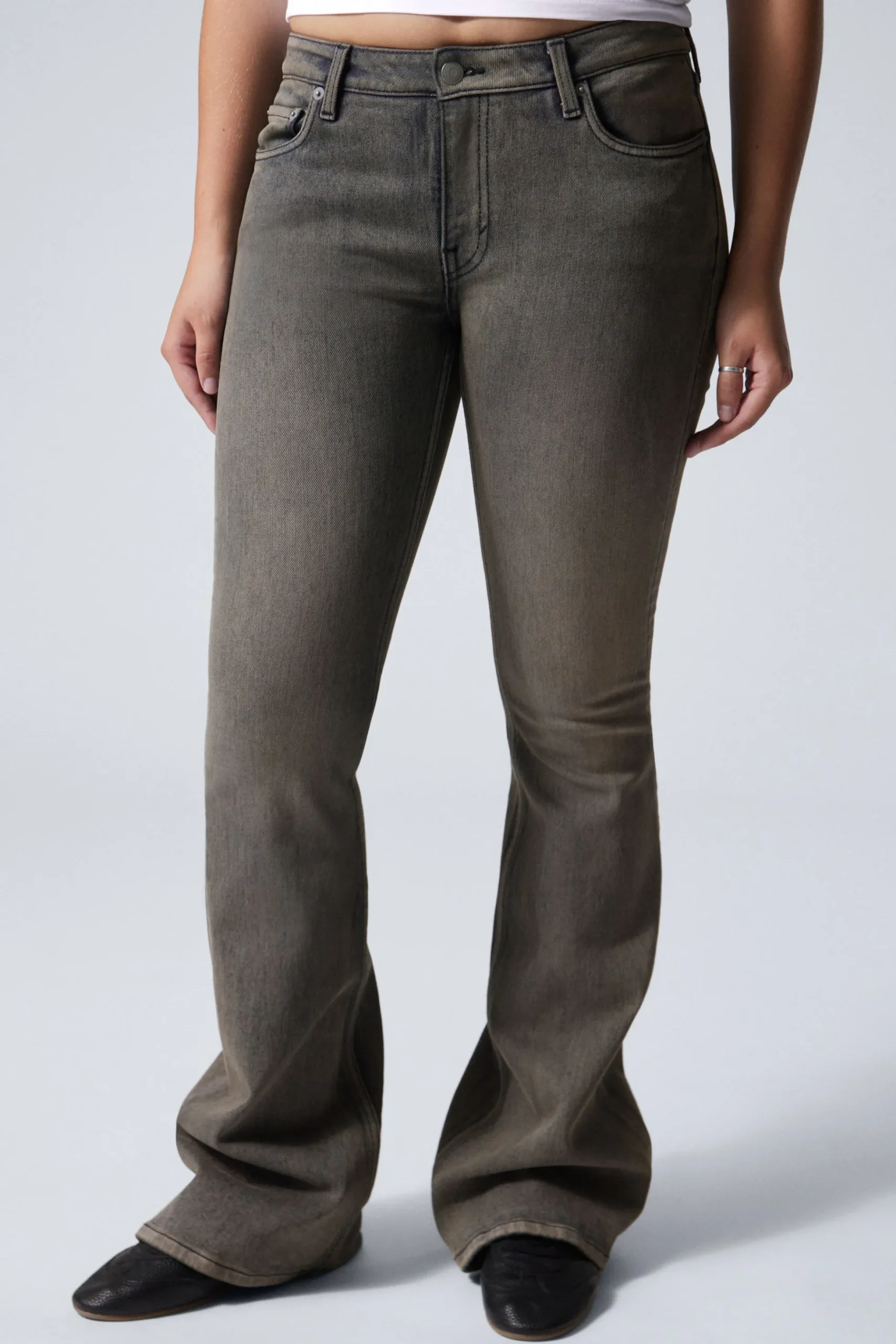 Weekday FLAME LOW RISE SLIM FLARED LEG JEANS blue clay grey Best