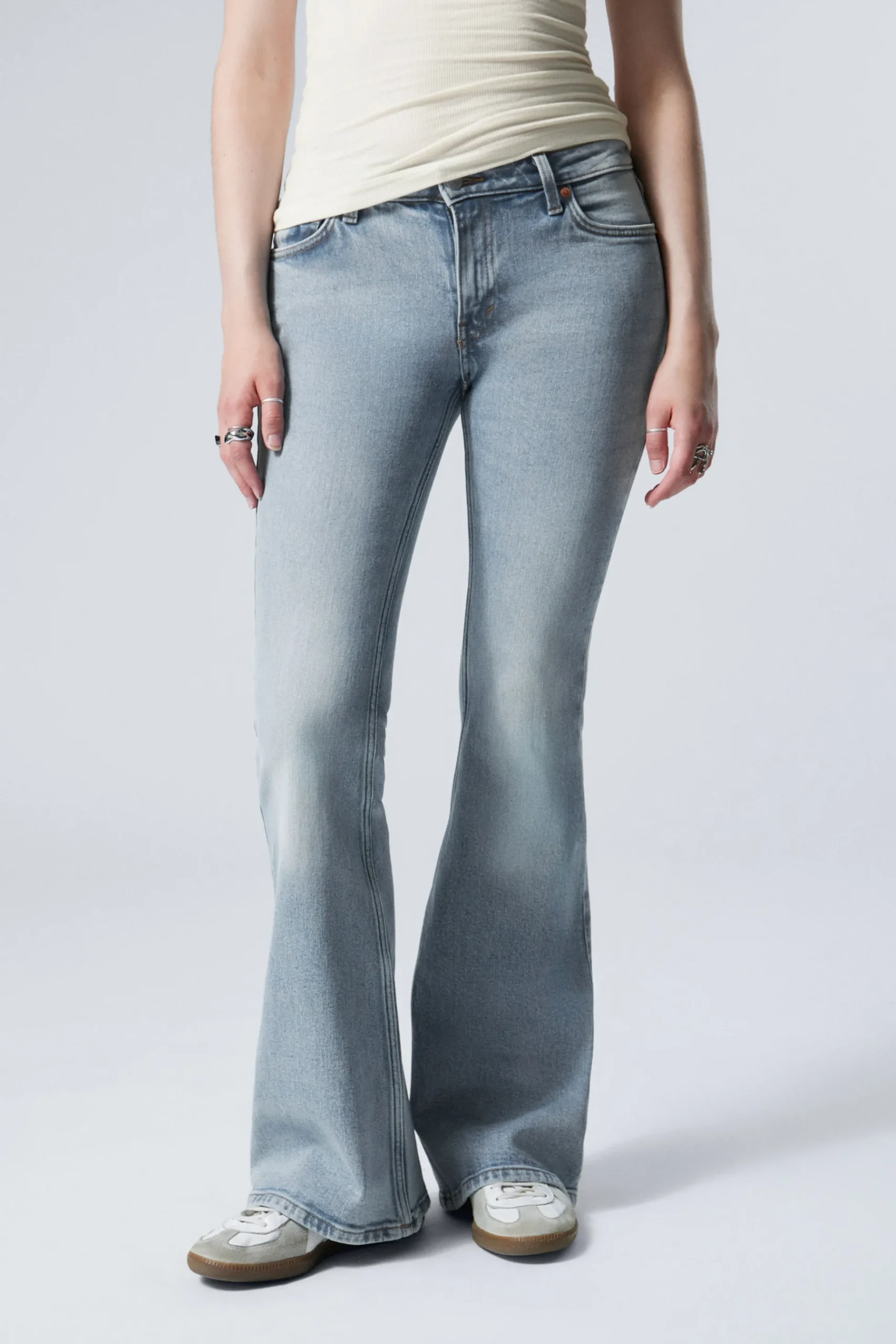 Weekday FLAME LOW RISE SLIM FLARED LEG JEANS stone blue light blue Clearance