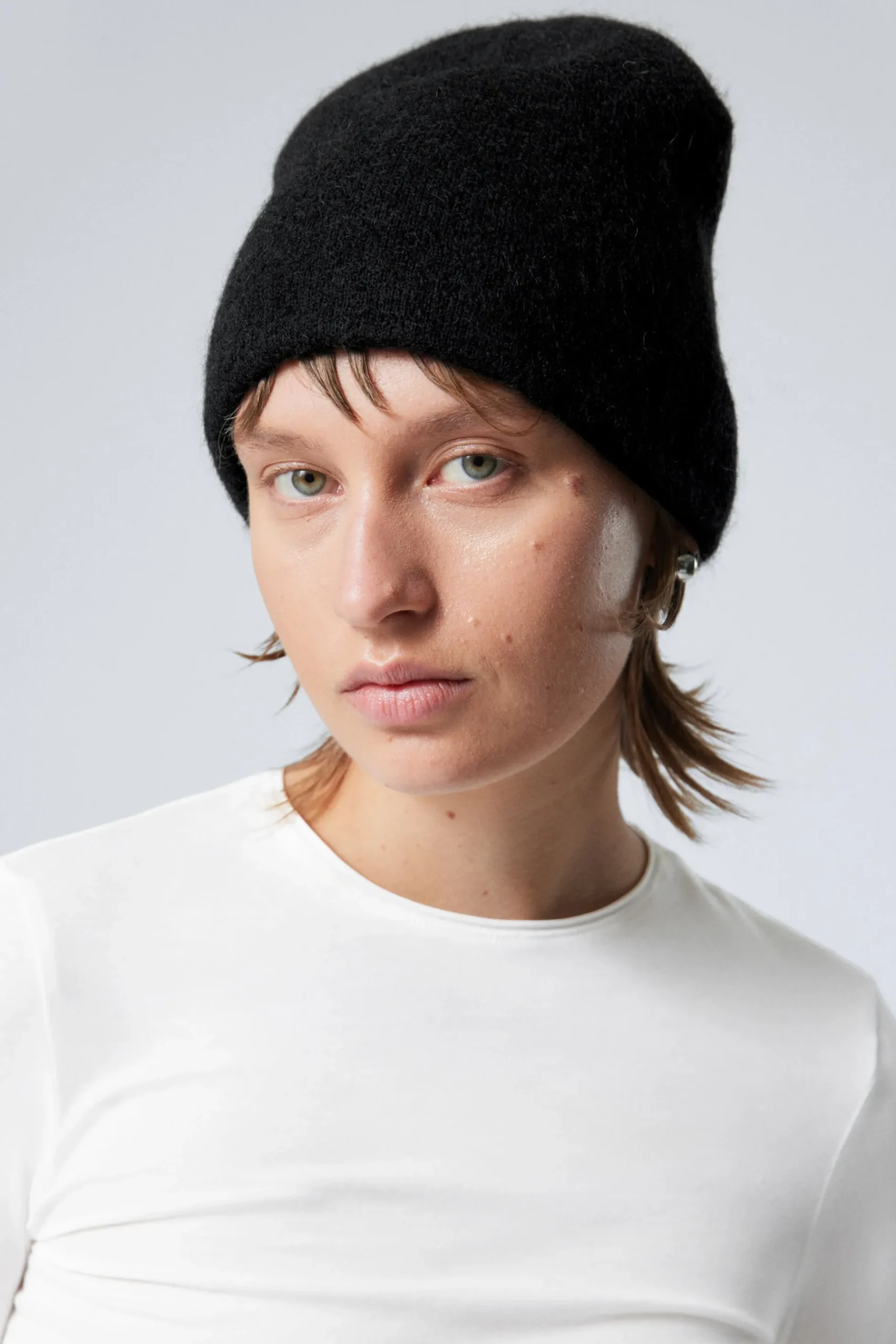 Weekday FLUFFY BEANIE black Hot