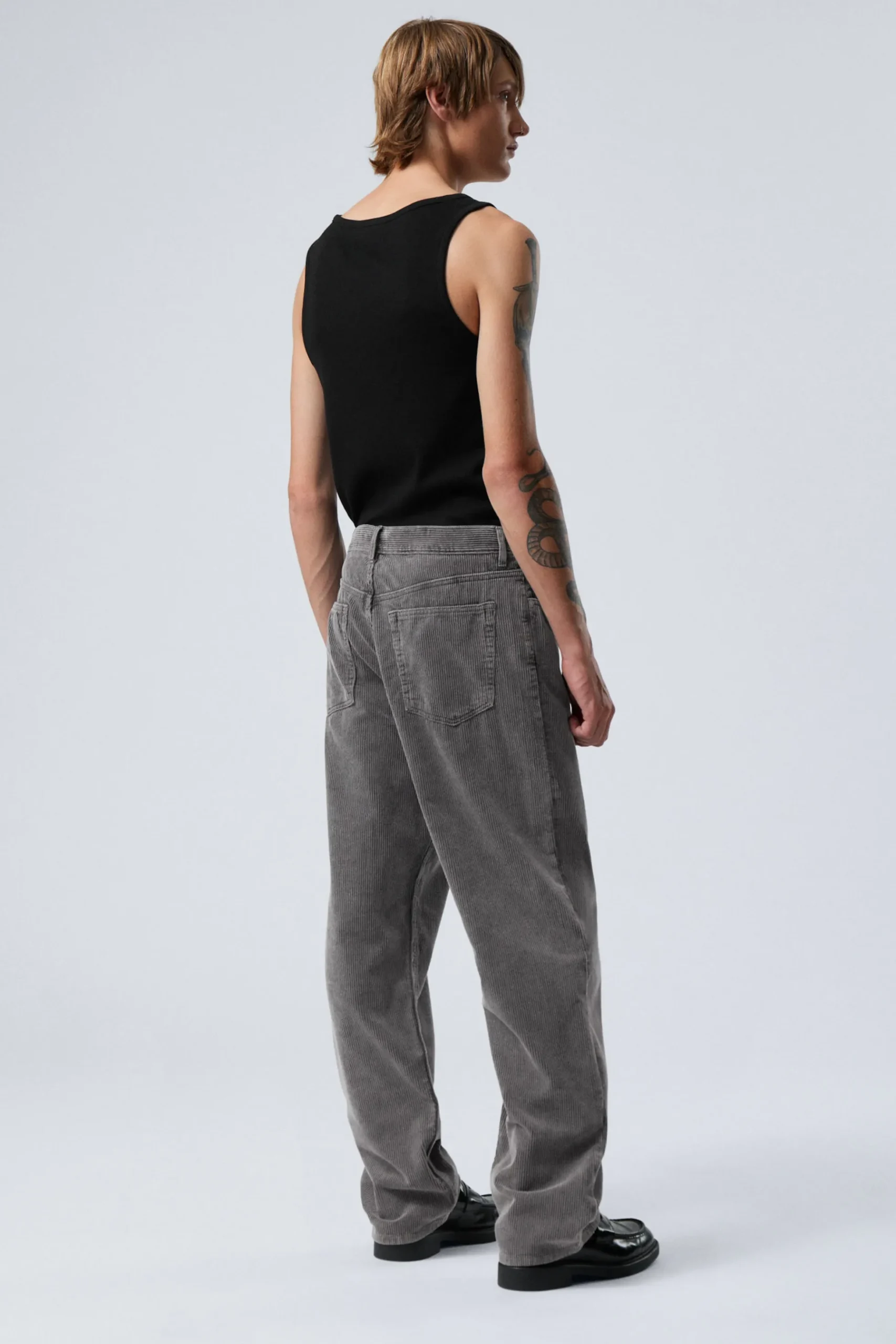 Weekday GALAXY LOOSE STRAIGHT CORD TROUSER washed black Cheap