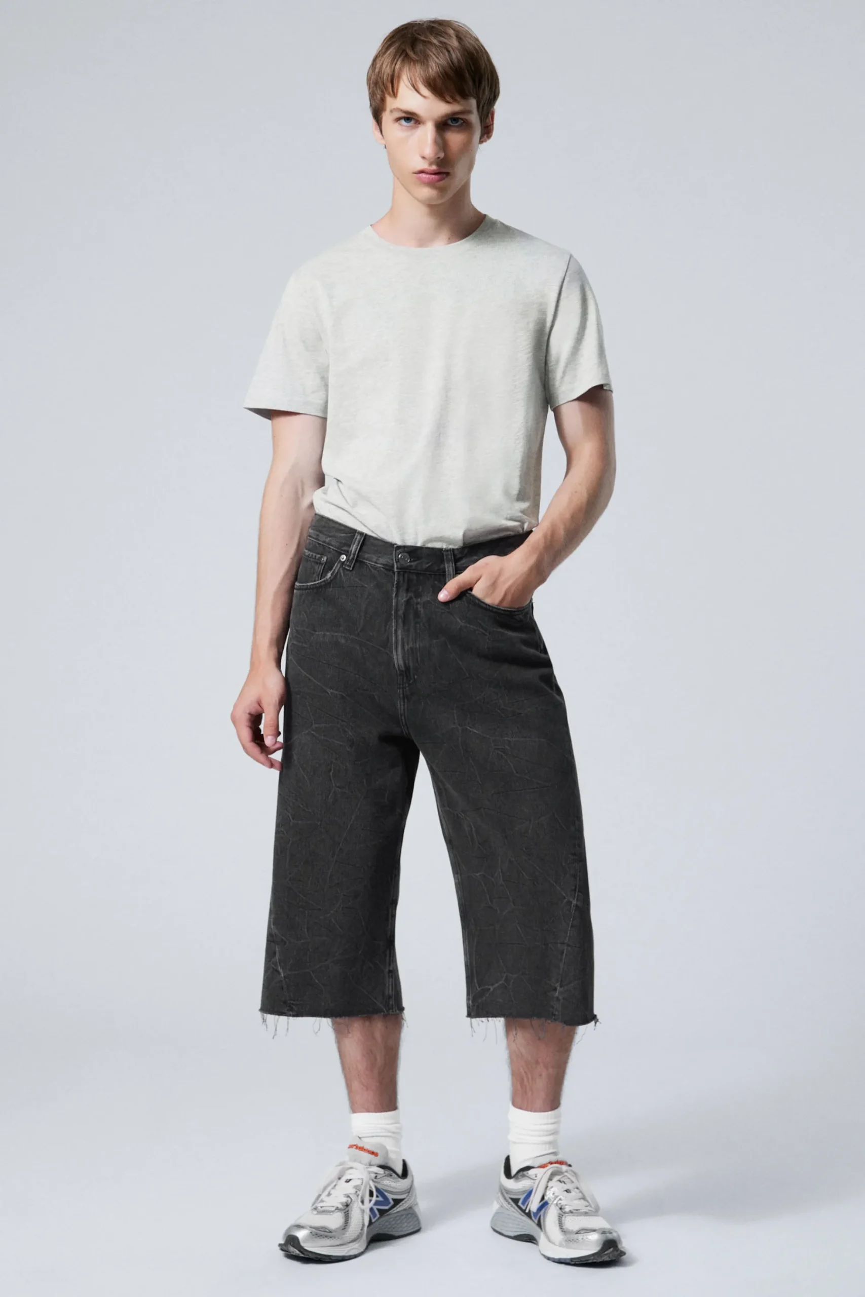 Weekday GALAXY LOOSE TWISTED DENIM SHORTS washed black Fashion