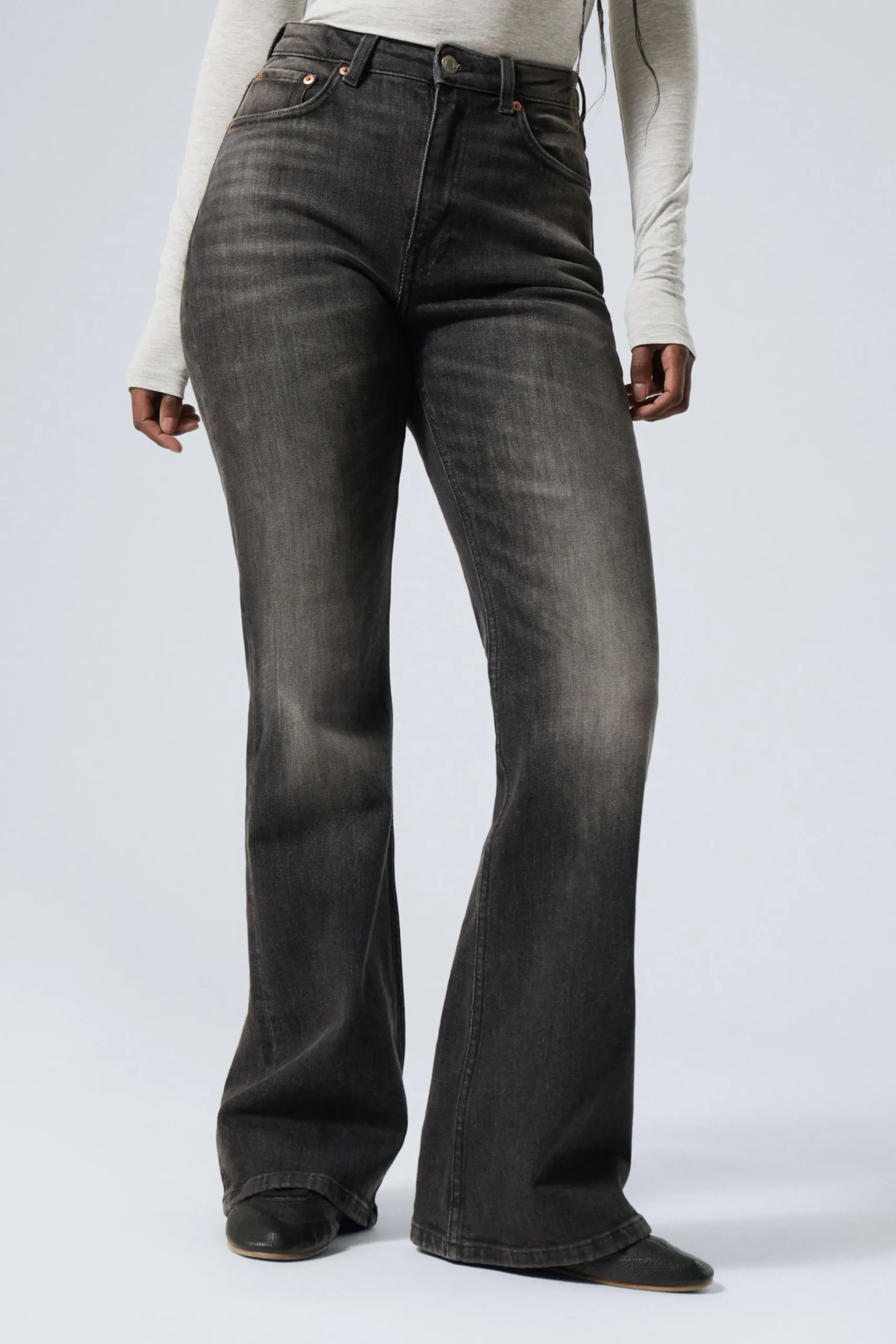Weekday GLOW CURVE HIGH WAISTED REGULAR FLARED LEG JEANS black web black New