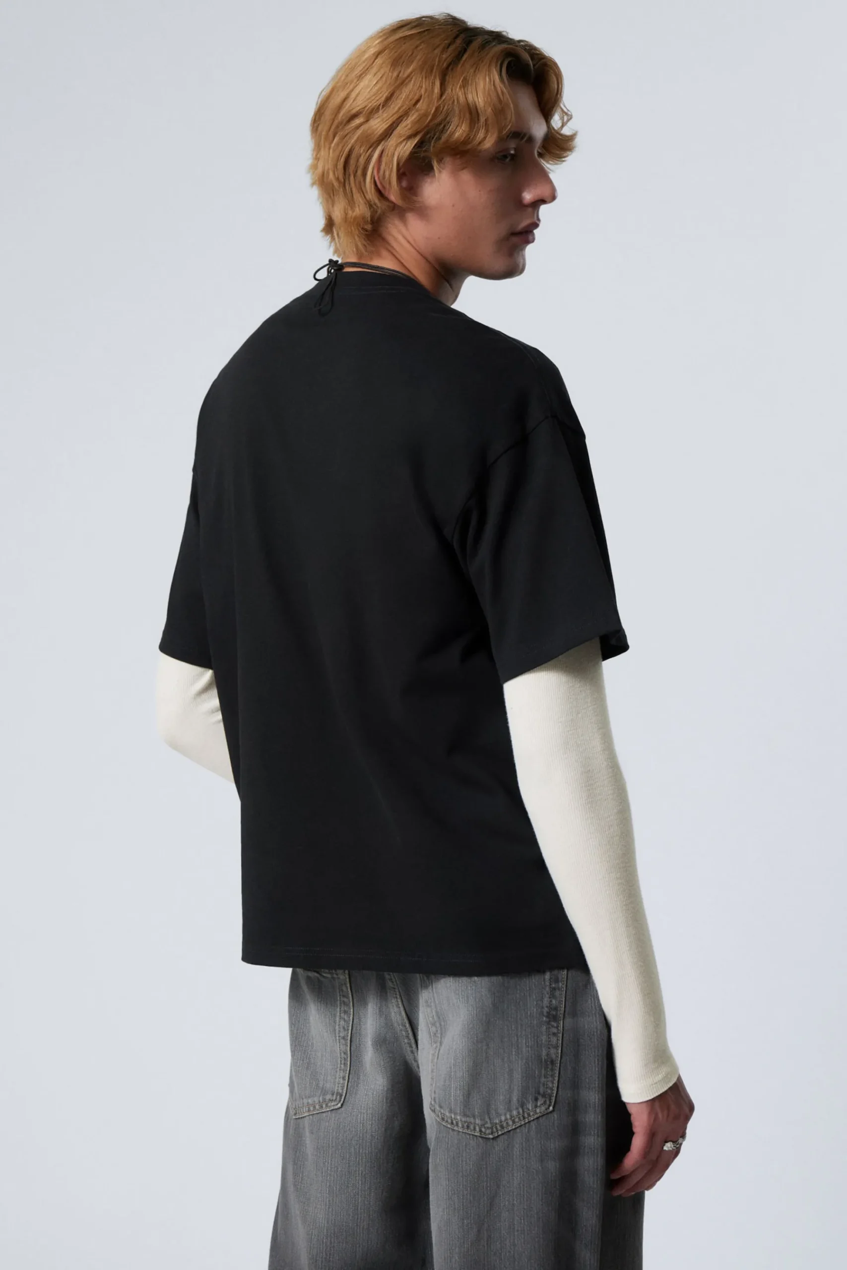 Weekday GREAT BOXY PRINTED GRAPHIC TEE black young faces Fashion