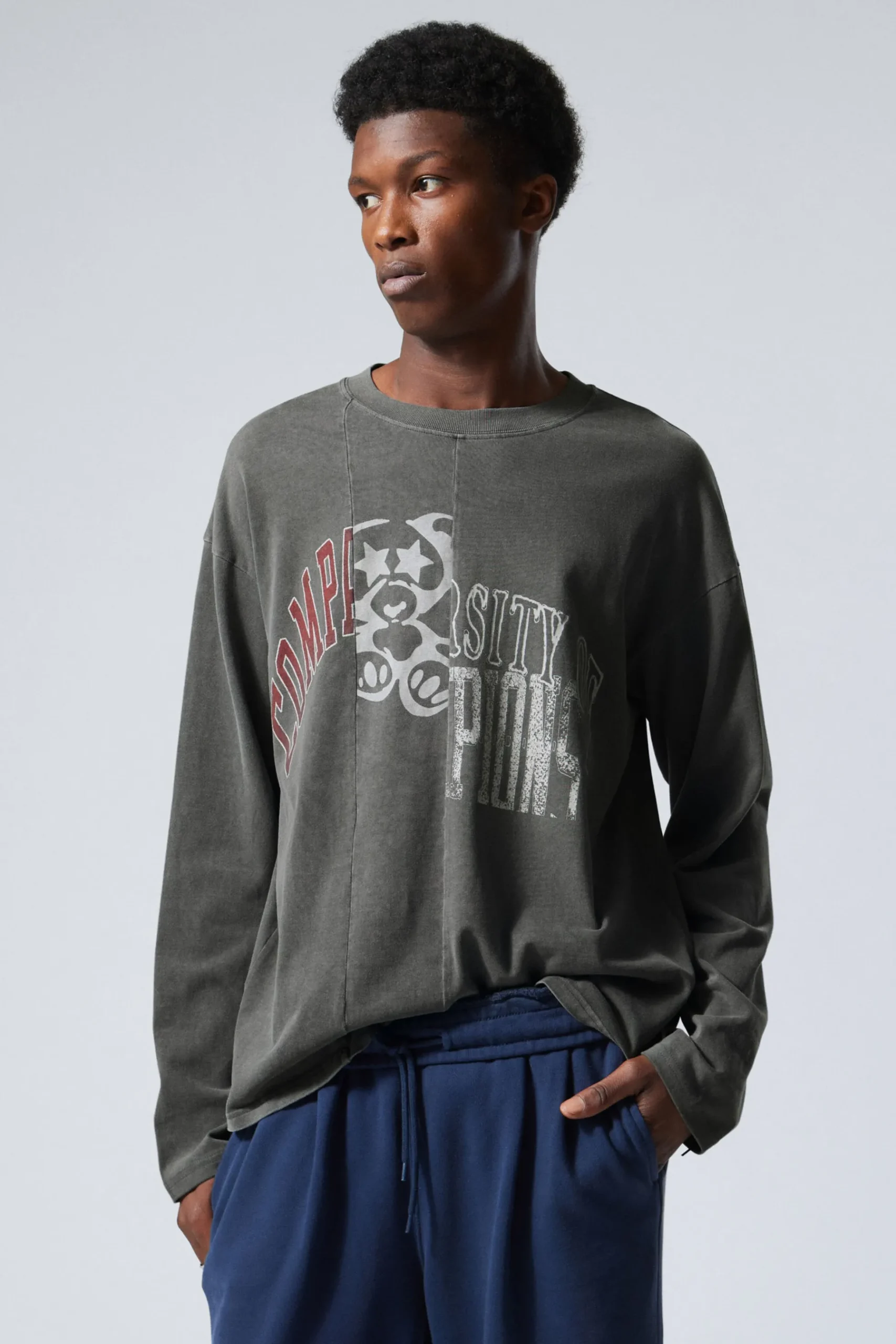 Weekday GREAT LONG-SLEEVED CUT BOXY GRAPHIC T-SHIRT grey tripple cut print New