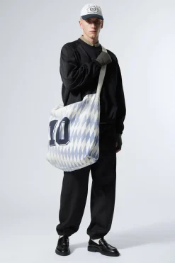 Weekday LARGE MERCH TOTE BAG white & blue fantazy fc Discount