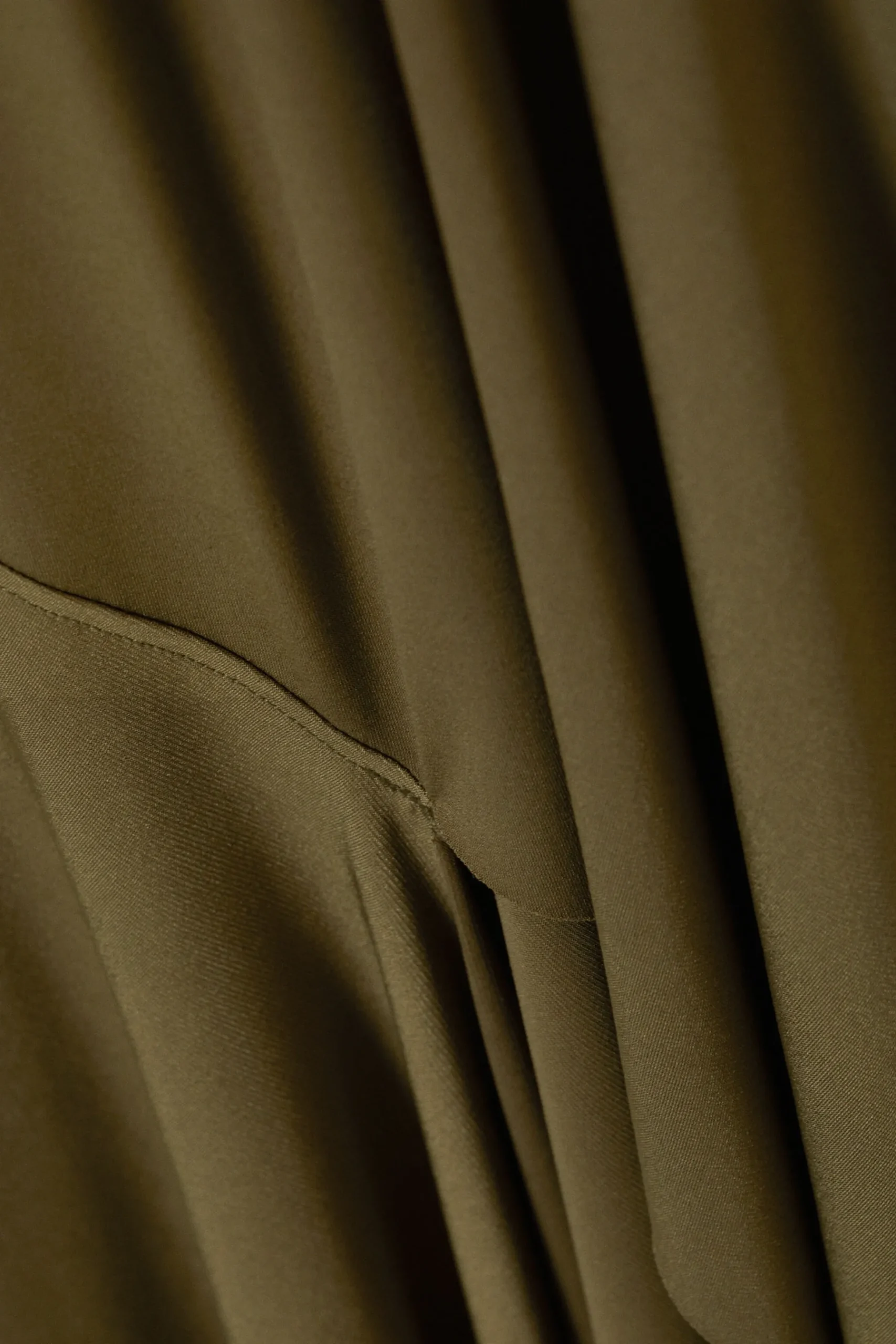 Weekday LONG-SLEEVED ASYMMETRIC DRAPED DRESS dark khaki green Sale