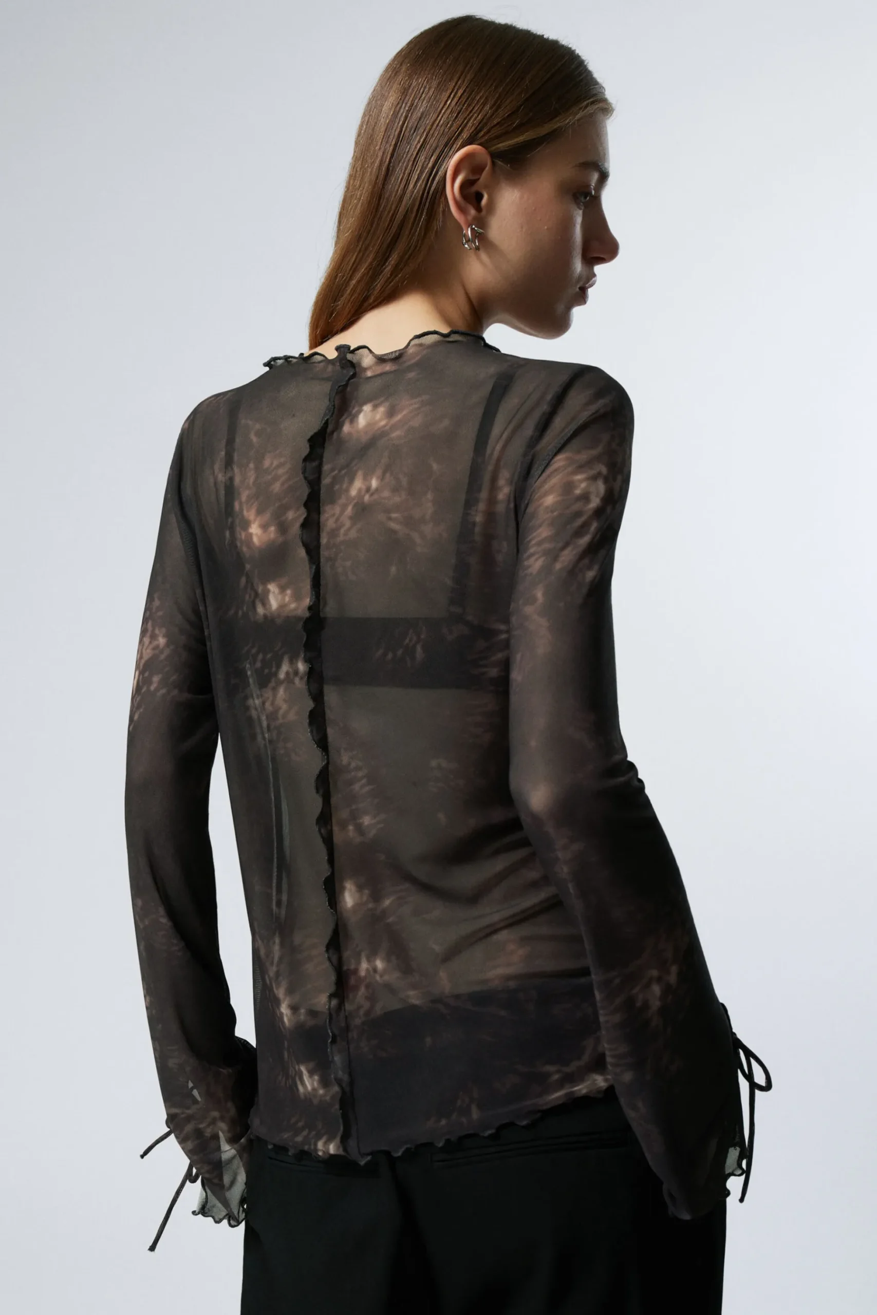 Weekday LONG-SLEEVED MESH TIE TOP patterned dark plum Discount