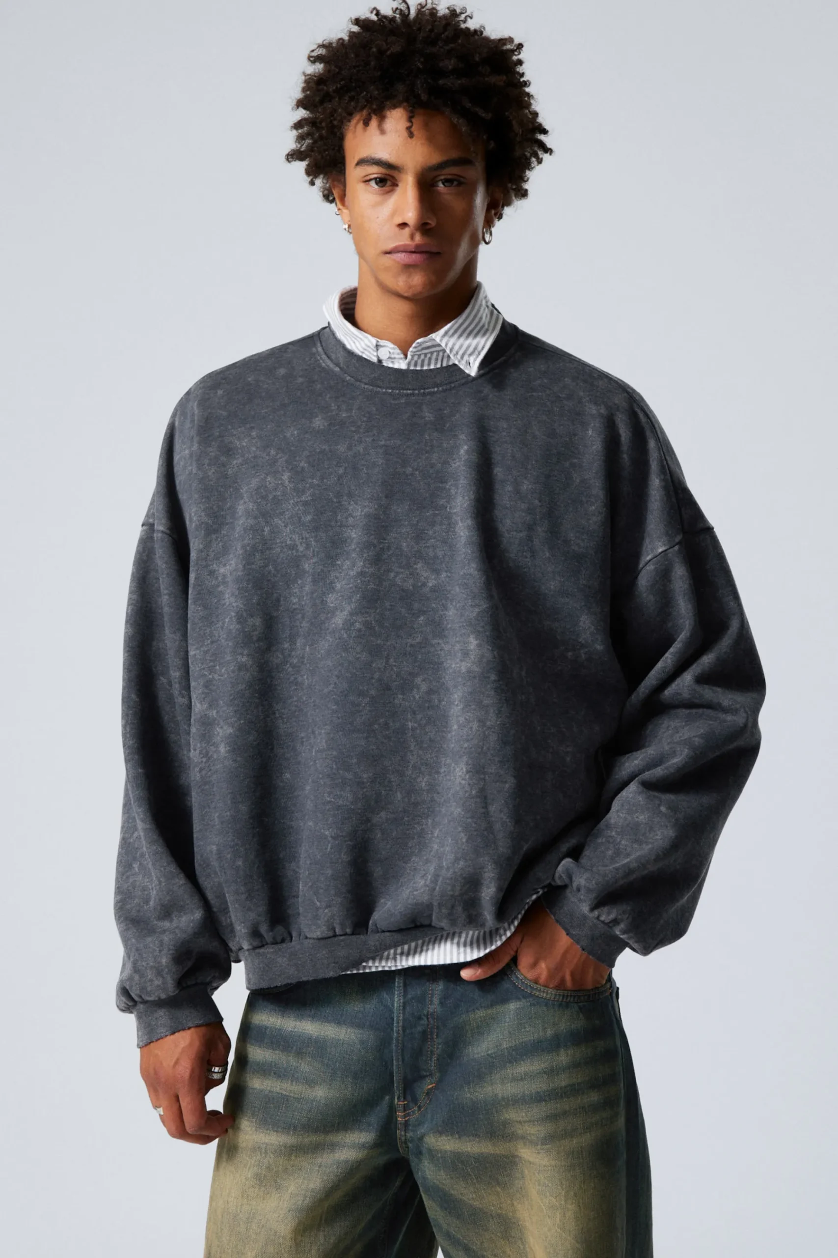 Weekday LONG-SLEEVED OVERSIZED SLOUCHY SWEATSHIRT washed dark blue New