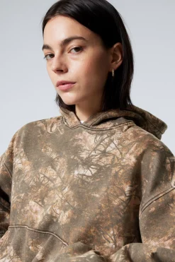 Weekday LOOSE FIT PRINTED HOODIE khaki woodland Clearance
