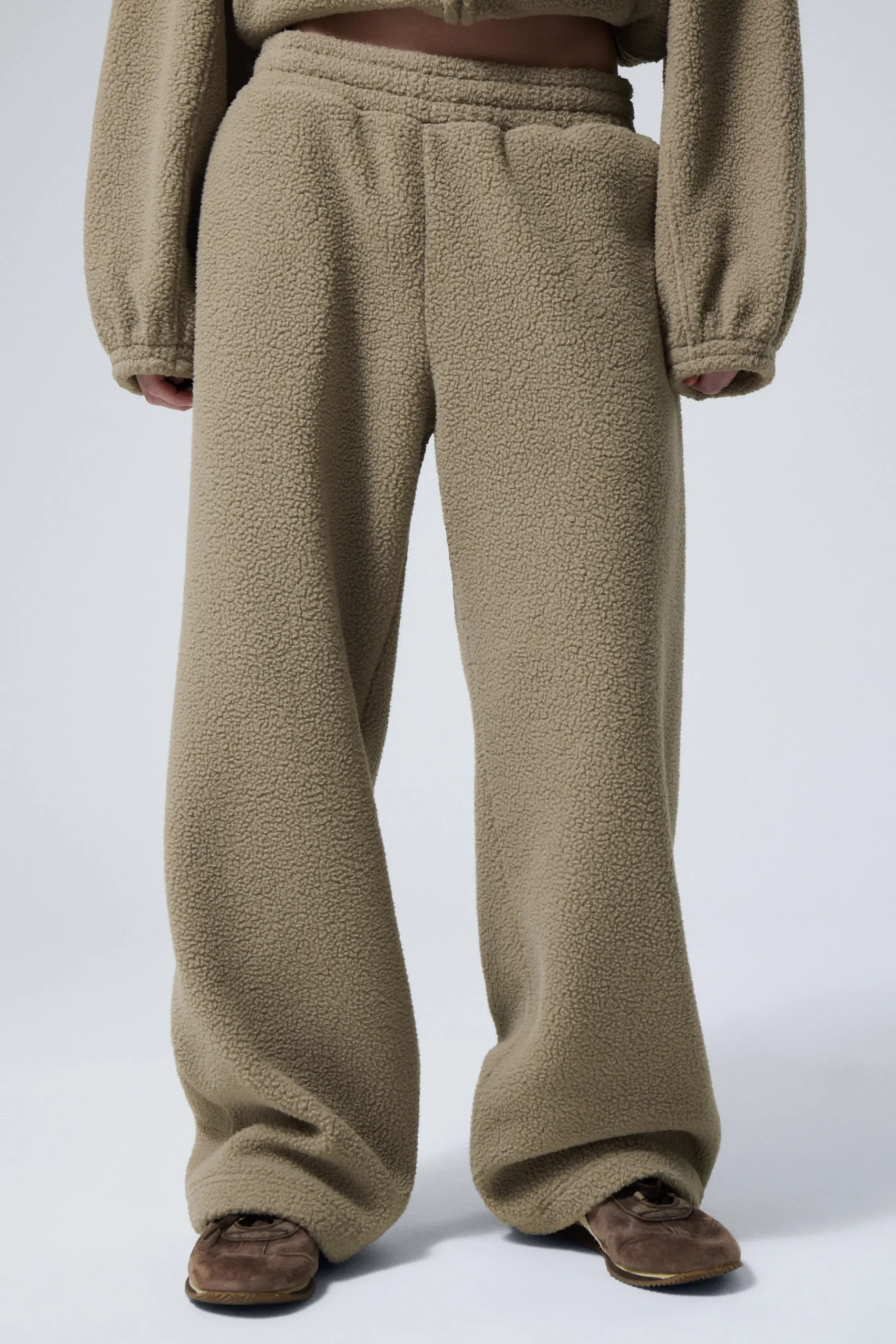 Weekday LOOSE FLEECE TROUSERS beige Store