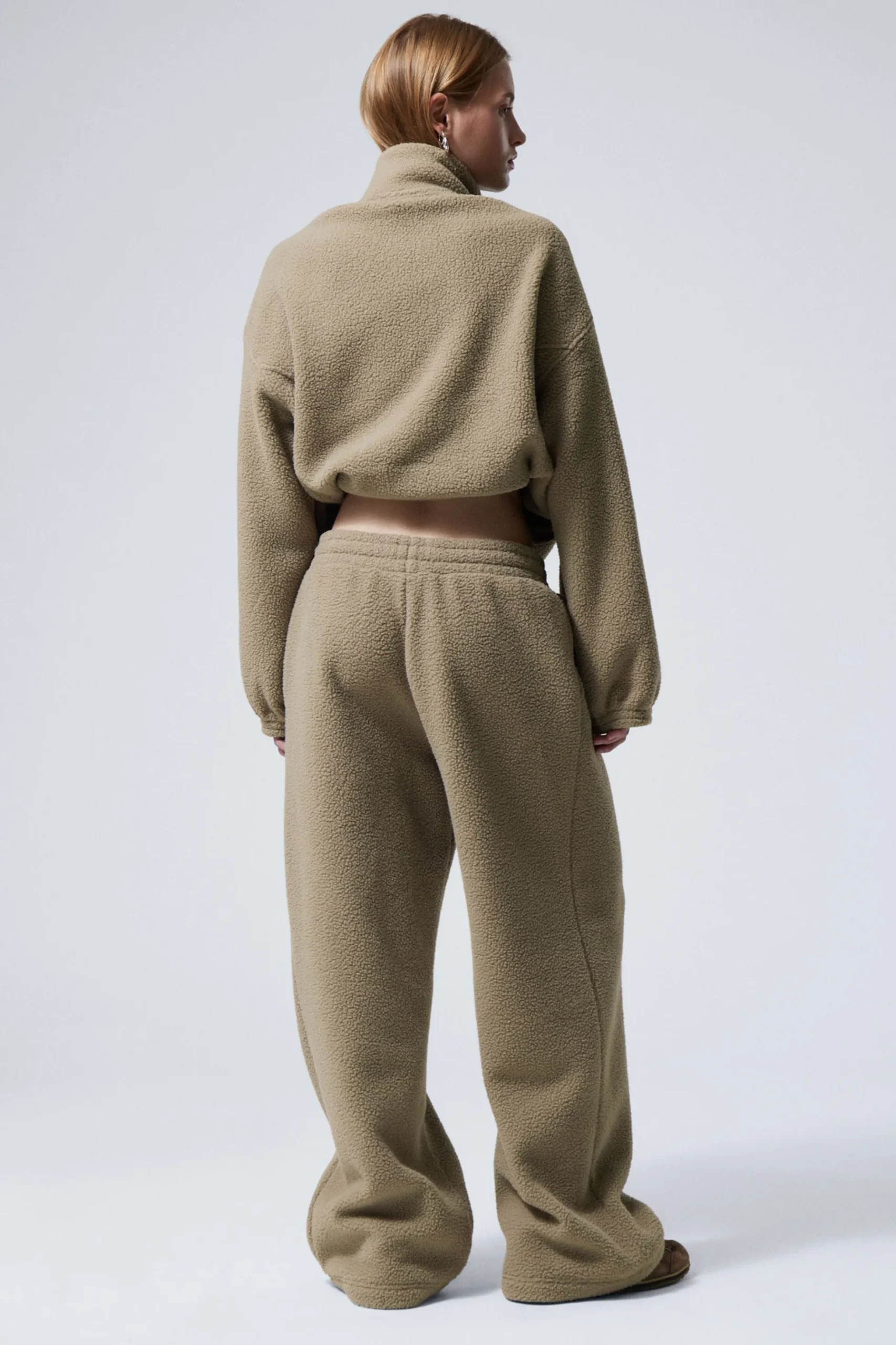 Weekday LOOSE FLEECE TROUSERS beige Store