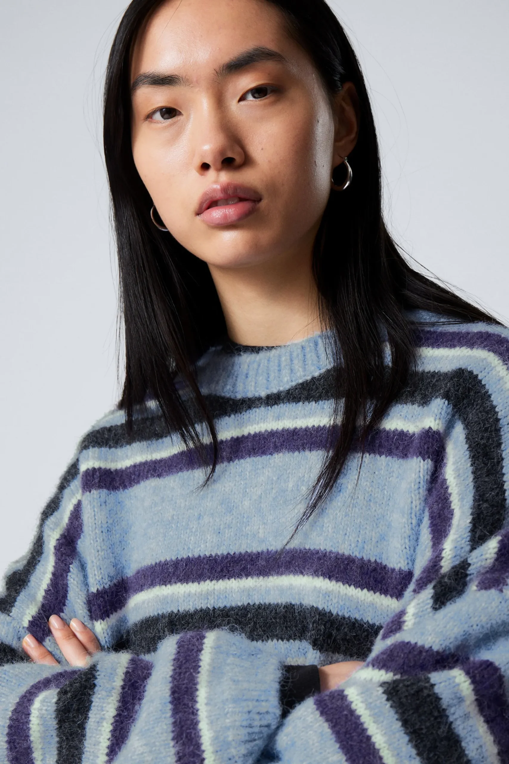 Weekday LOOSE GRAPHIC KNITTED SWEATER blue multi stripe Outlet