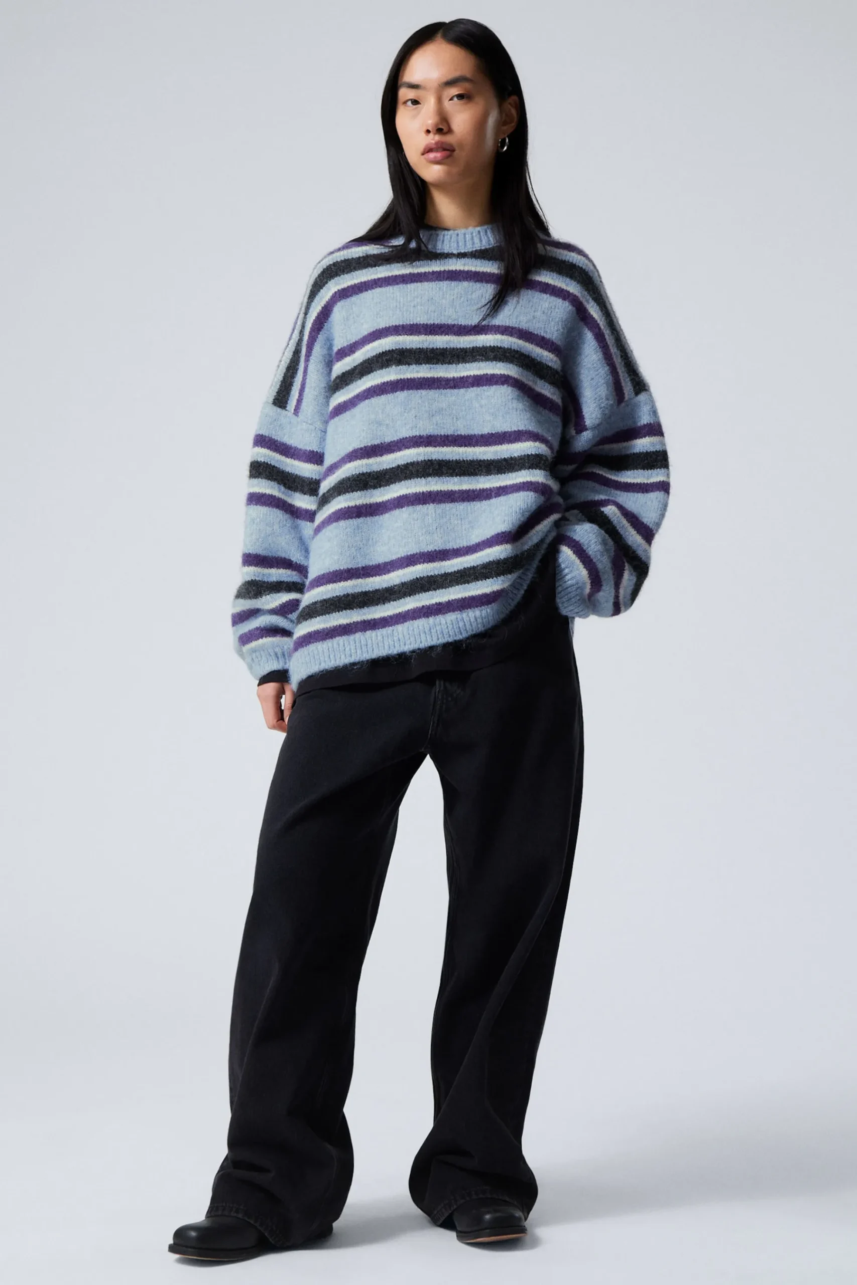 Weekday LOOSE GRAPHIC KNITTED SWEATER blue multi stripe Outlet
