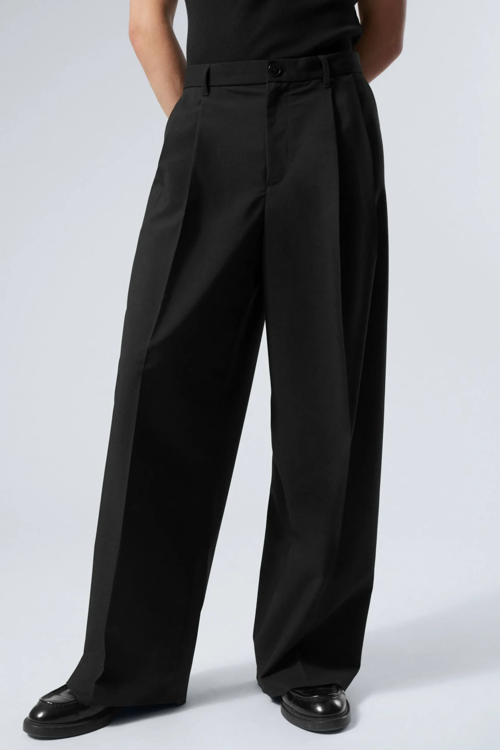Weekday LOW WAIST LOOSE FIT SUIT TROUSERS black Cheap