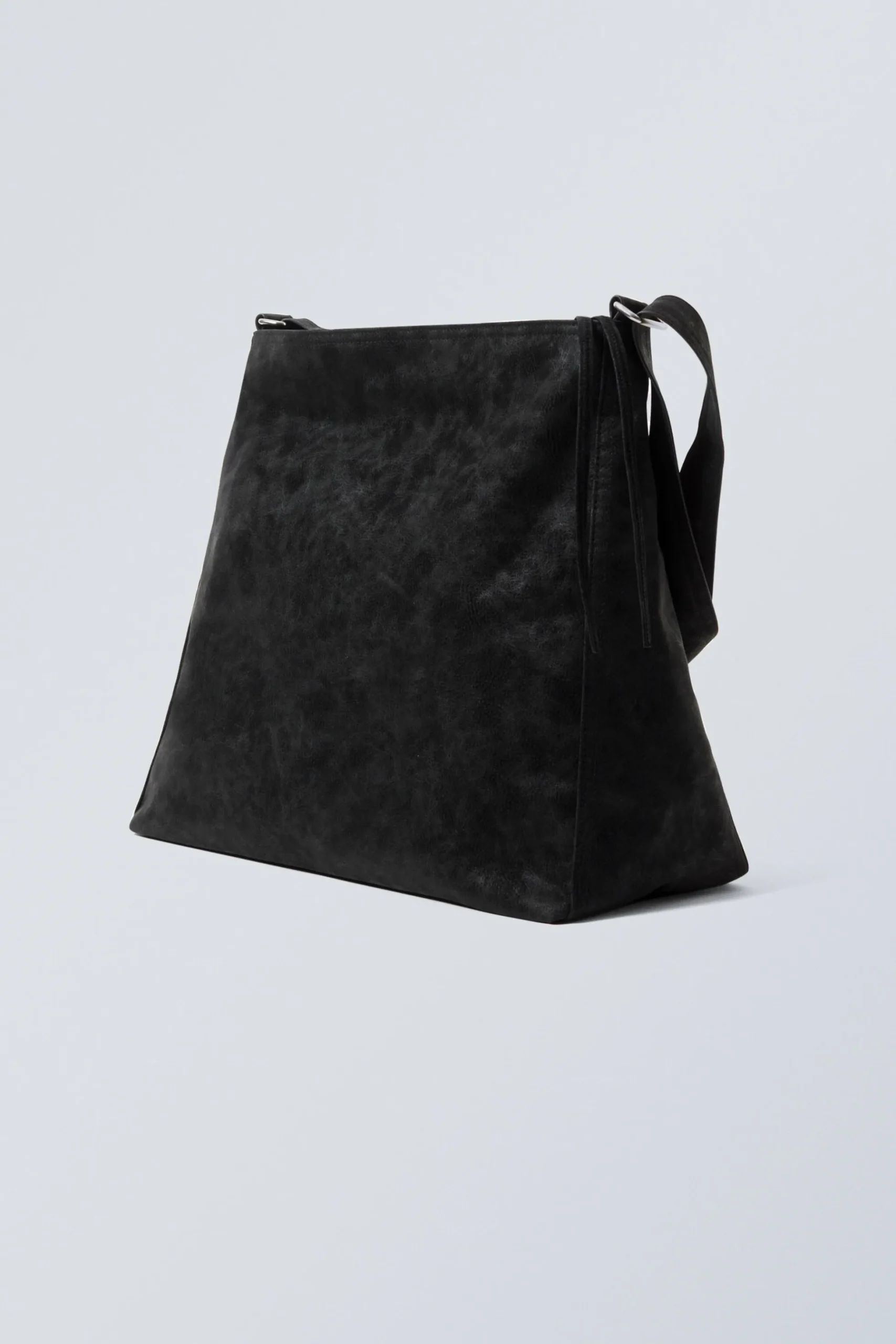 Weekday MEDIUM ZIP SHOULDER BAG black Store