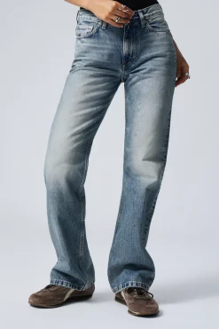 Weekday MOON MID RISE REGULAR BOOTCUT LEG JEANS seventeen blue medium blue Clearance