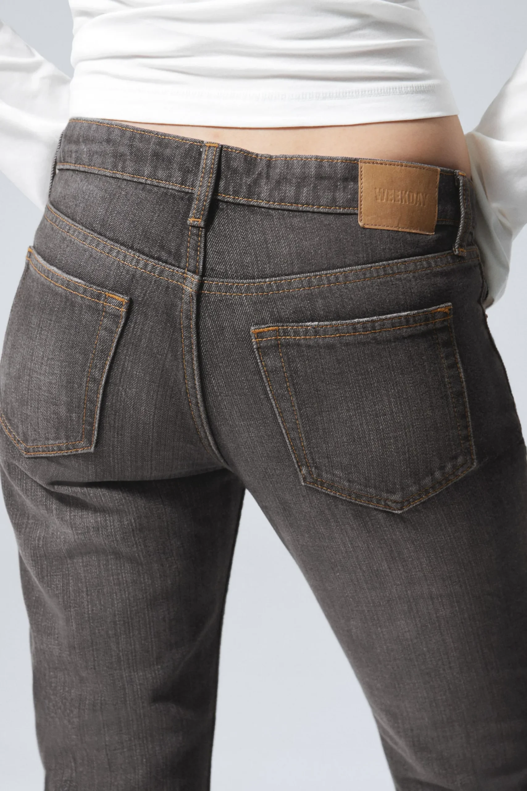 Weekday NOVA LOW RISE SLIM BOOTCUT LEG JEANS ash black black Online