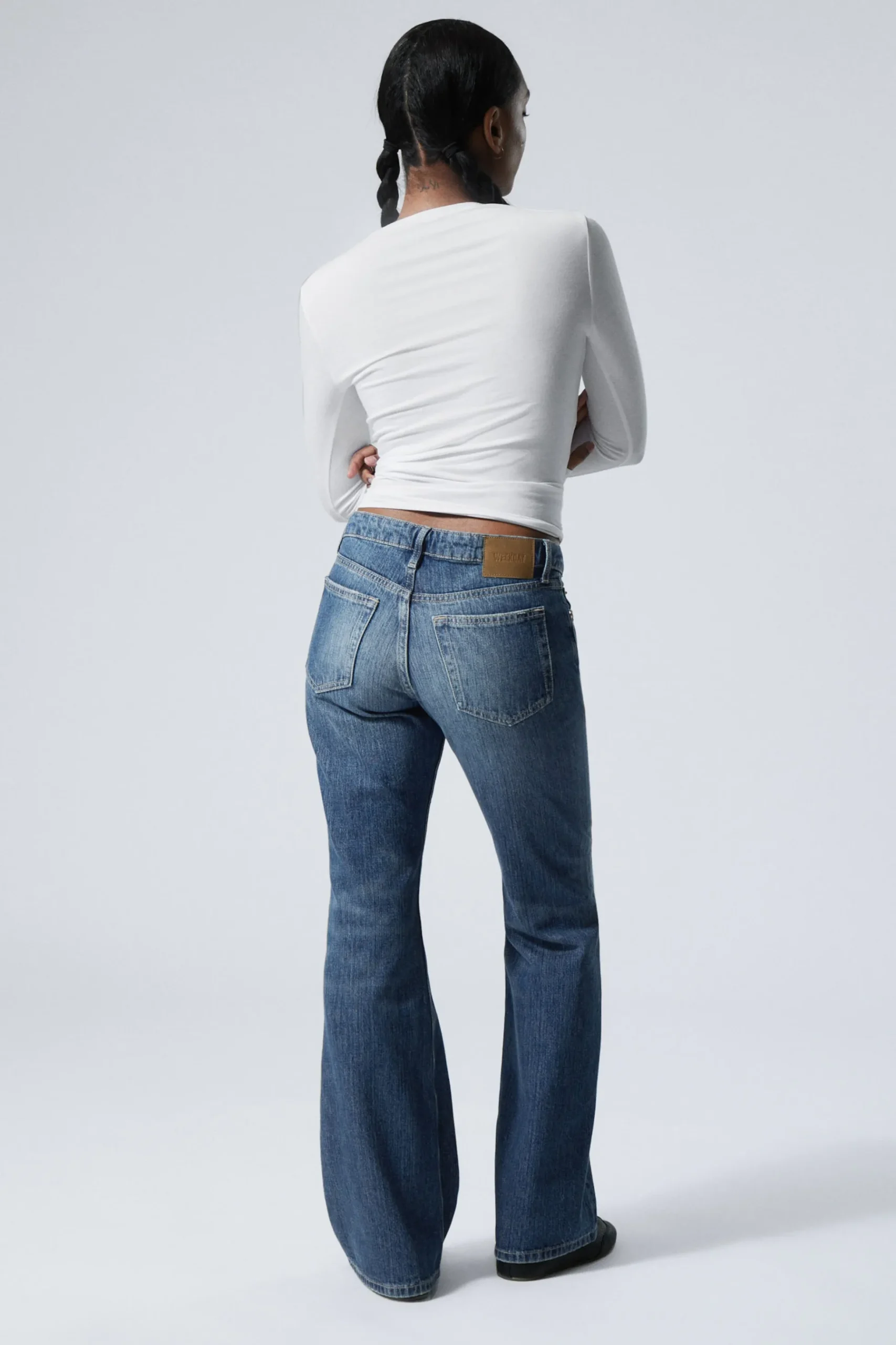 Weekday NOVA LOW RISE SLIM BOOTCUT LEG JEANS mine blue medium blue Shop
