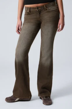 Weekday NOVA LOW RISE SLIM BOOTCUT LEG JEANS topaz dark brown Shop