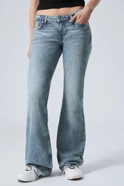 Weekday NOVA LOW RISE SLIM BOOTCUT LEG JEANS blue stream medium blue Best
