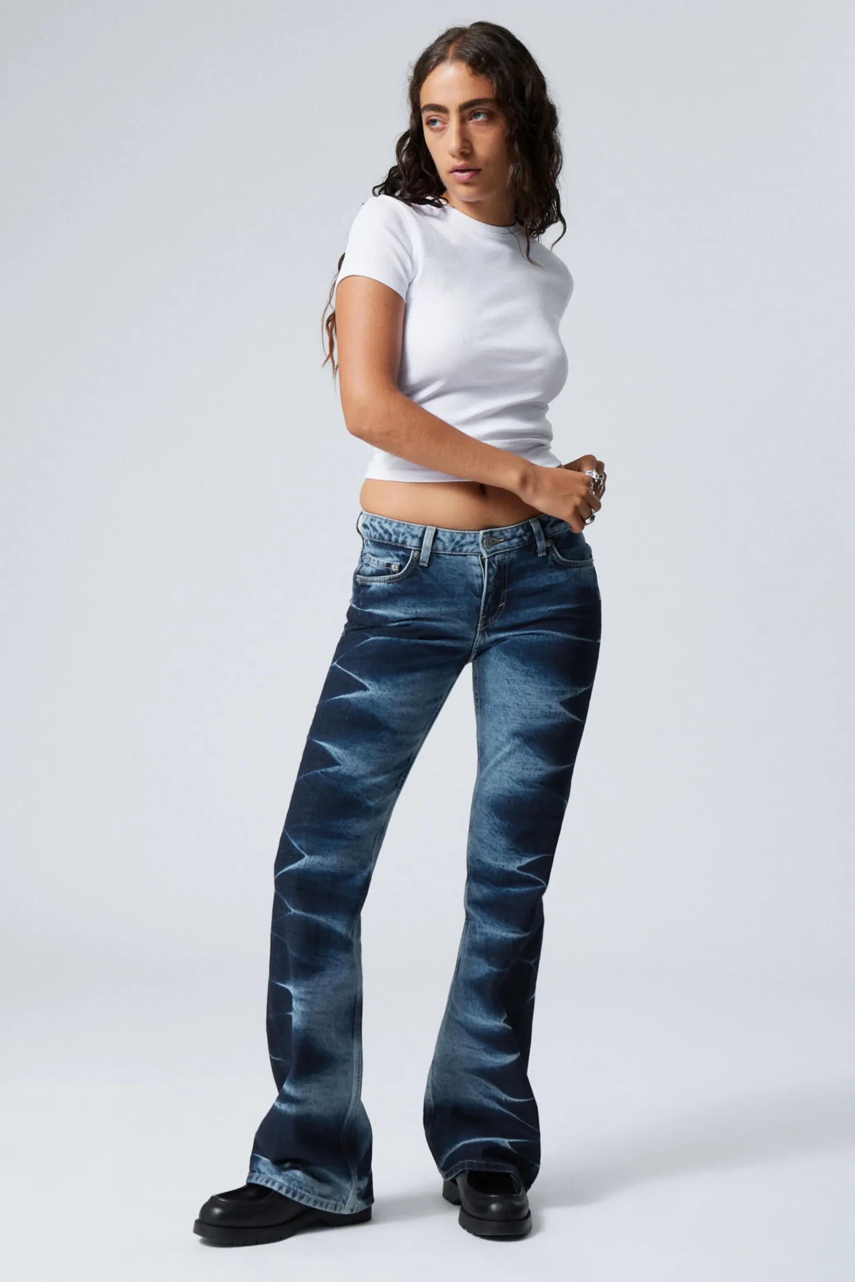 Weekday NOVA LOW WAIST SLIM BOOTCUT JEANS blue taggings Cheap