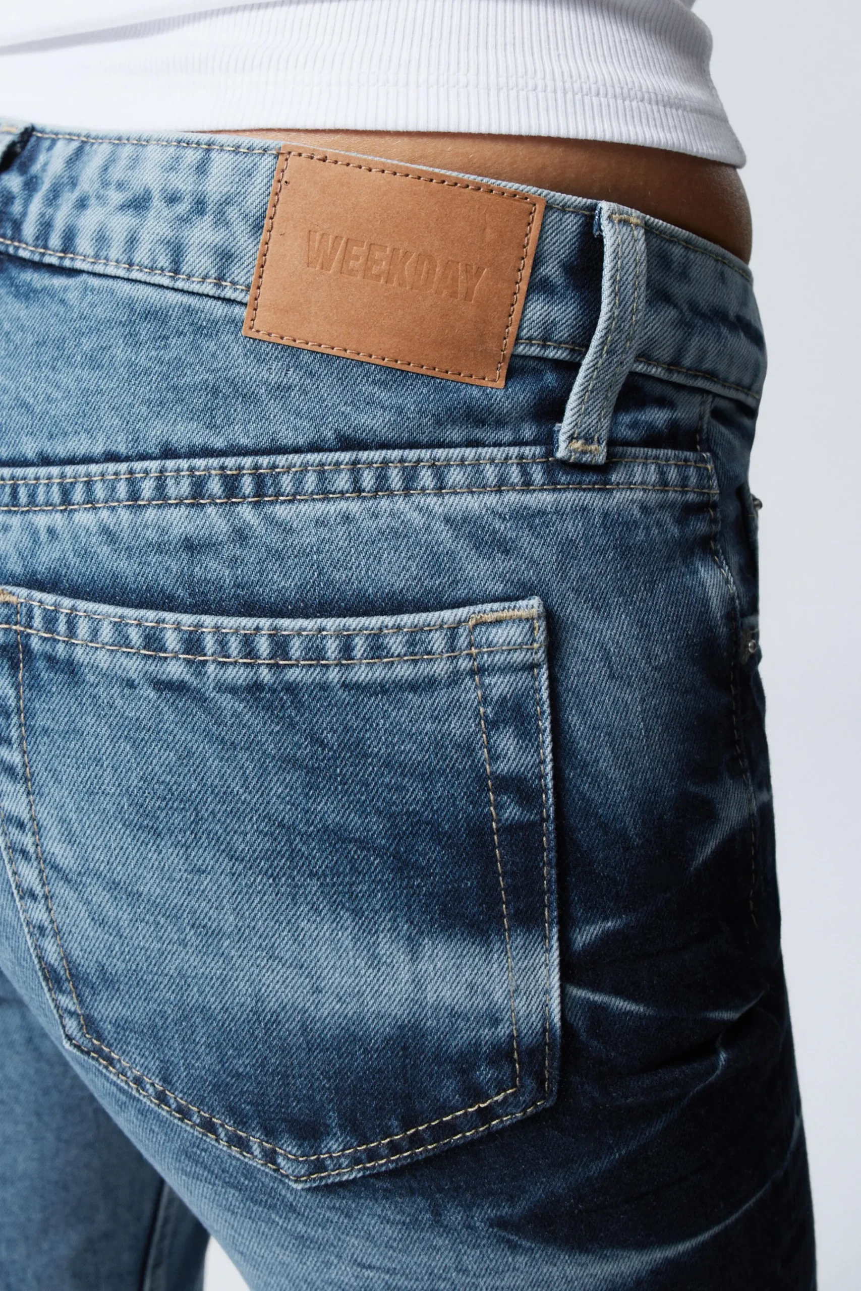 Weekday NOVA LOW WAIST SLIM BOOTCUT JEANS blue taggings Cheap