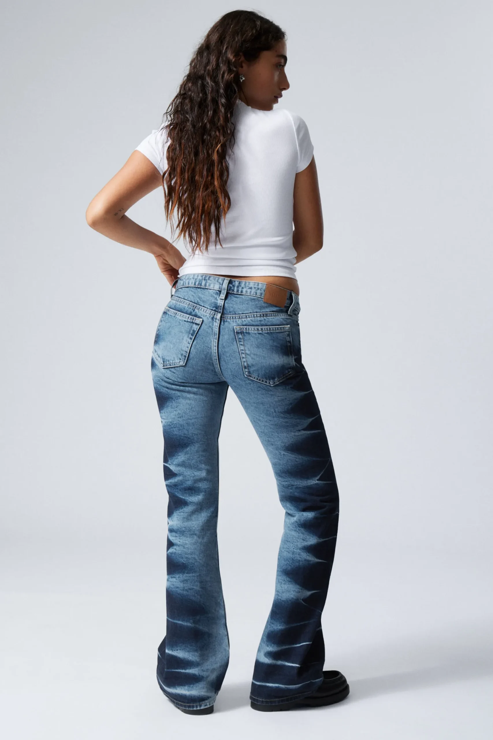 Weekday NOVA LOW WAIST SLIM BOOTCUT JEANS blue taggings Cheap