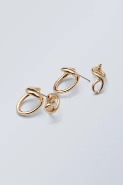 Weekday ORGANIC-SHAPED PIN EARRINGS golden Hot