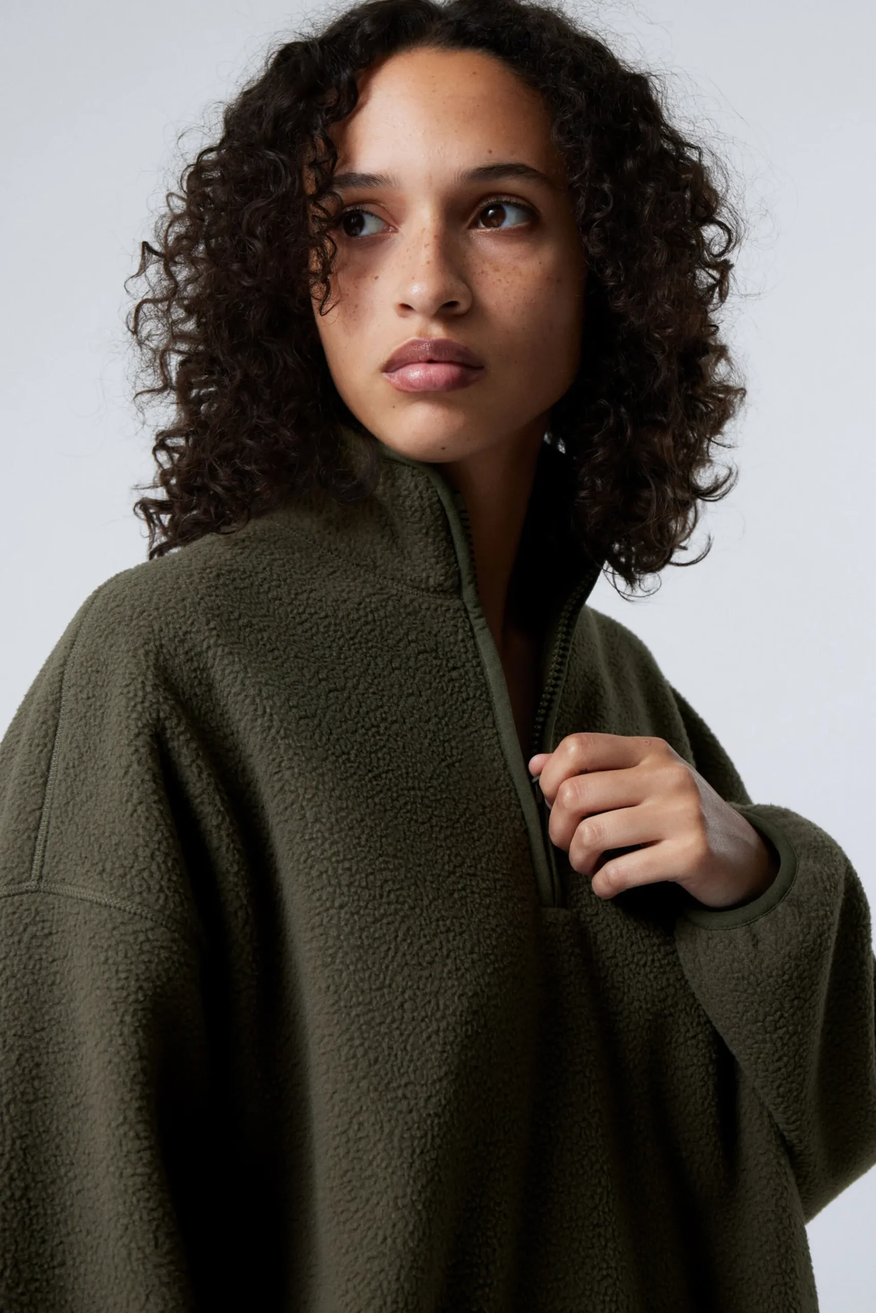 Weekday OVERSIZED HALF-ZIP FLEECE SWEATSHIRT dark khaki green Outlet