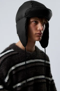 Weekday PADDED RECYCLED DOWN FLAP CAP black stripe Fashion