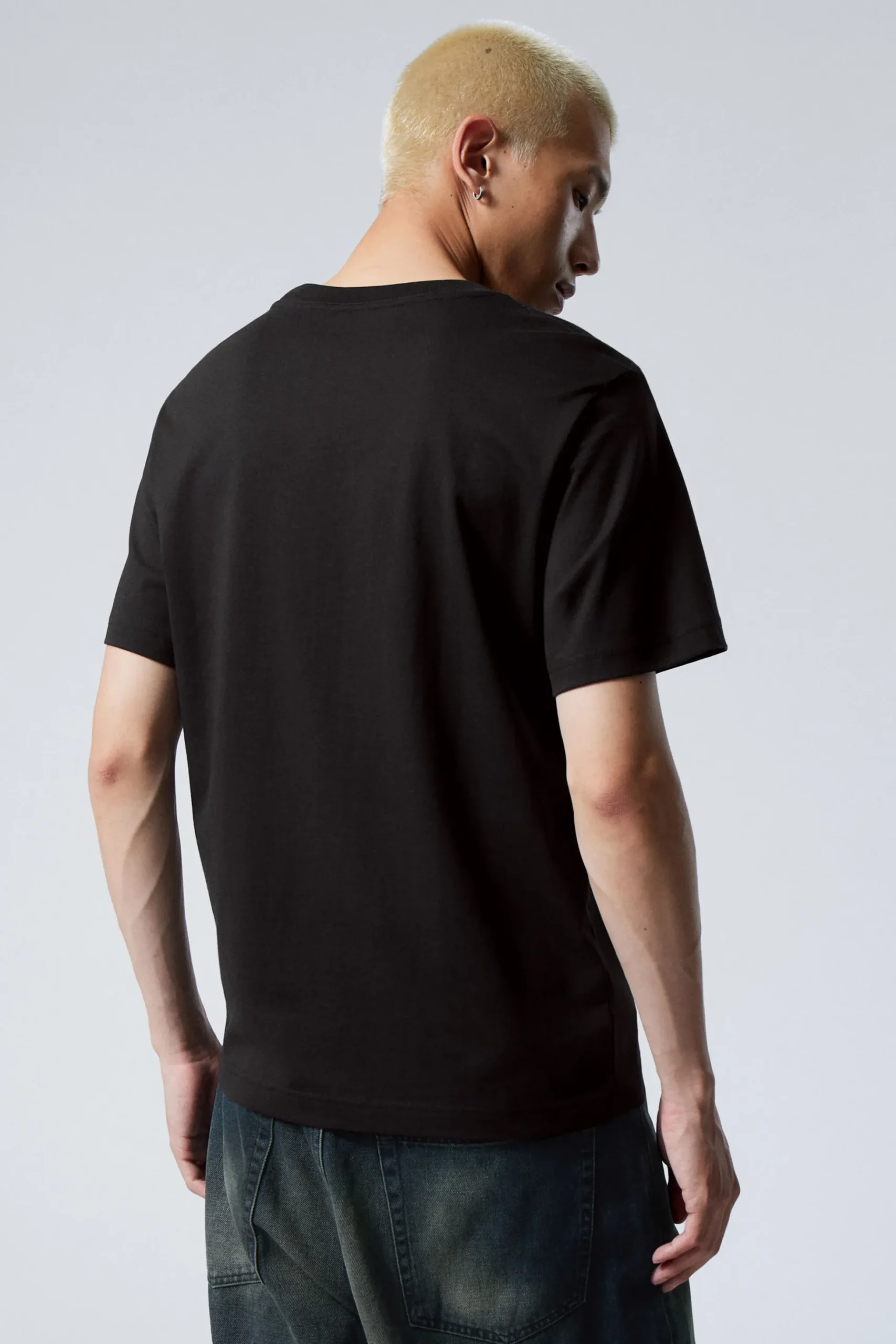 Weekday SHORT BOXY HEAVYWEIGHT T-SHIRT black Store