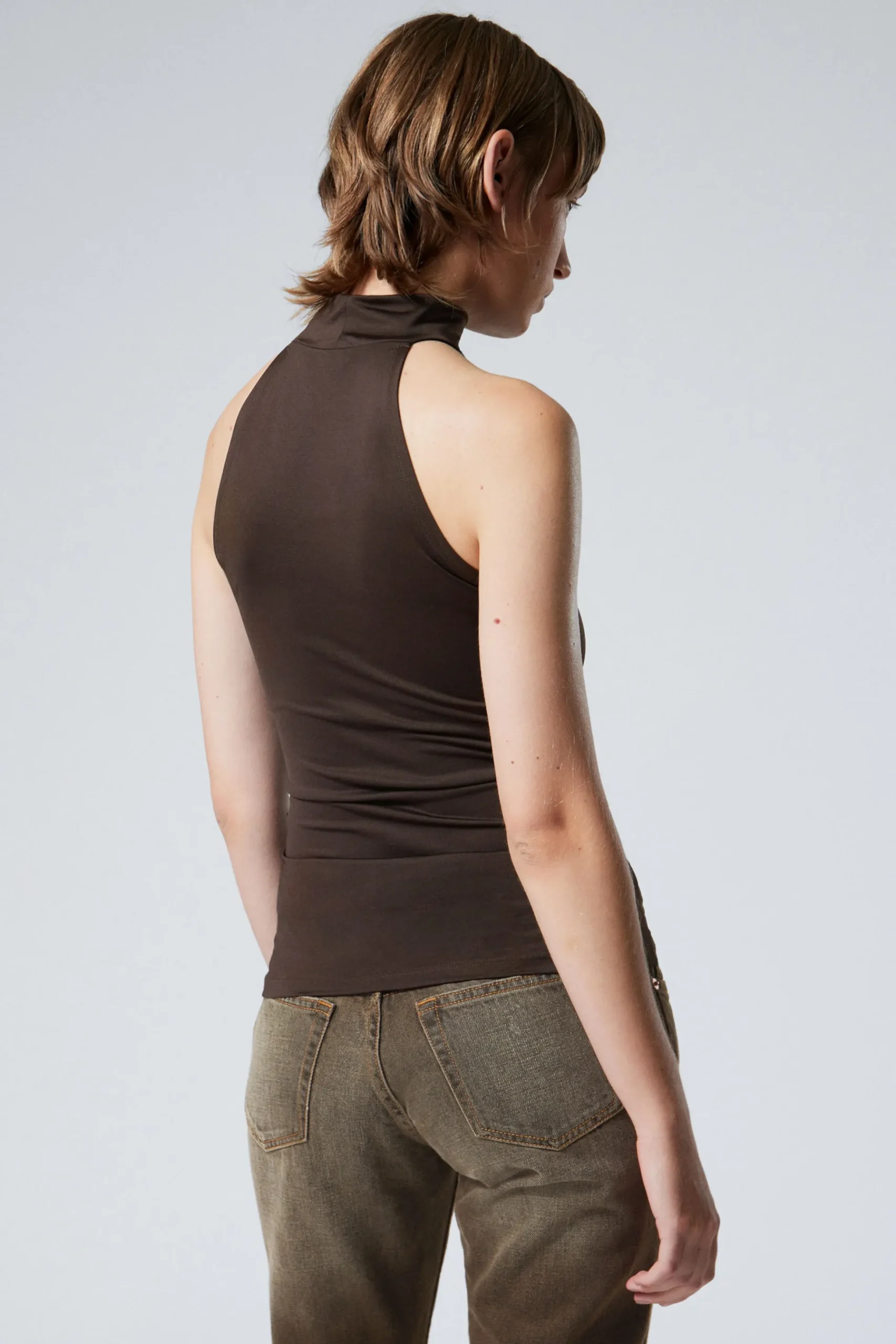 Weekday SLIM SLEEVELESS TURTLENECK TOP dark brown Fashion