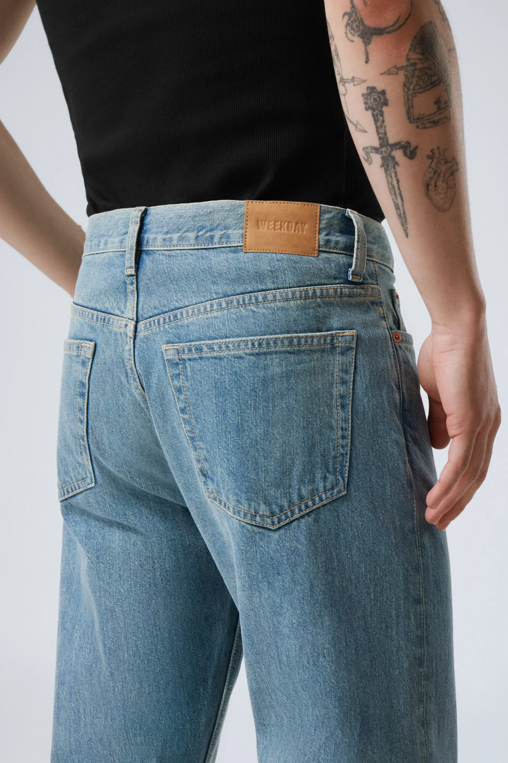Weekday SPACE RELAXED STRAIGHT LEG JEANS 2000 blue medium blue Store