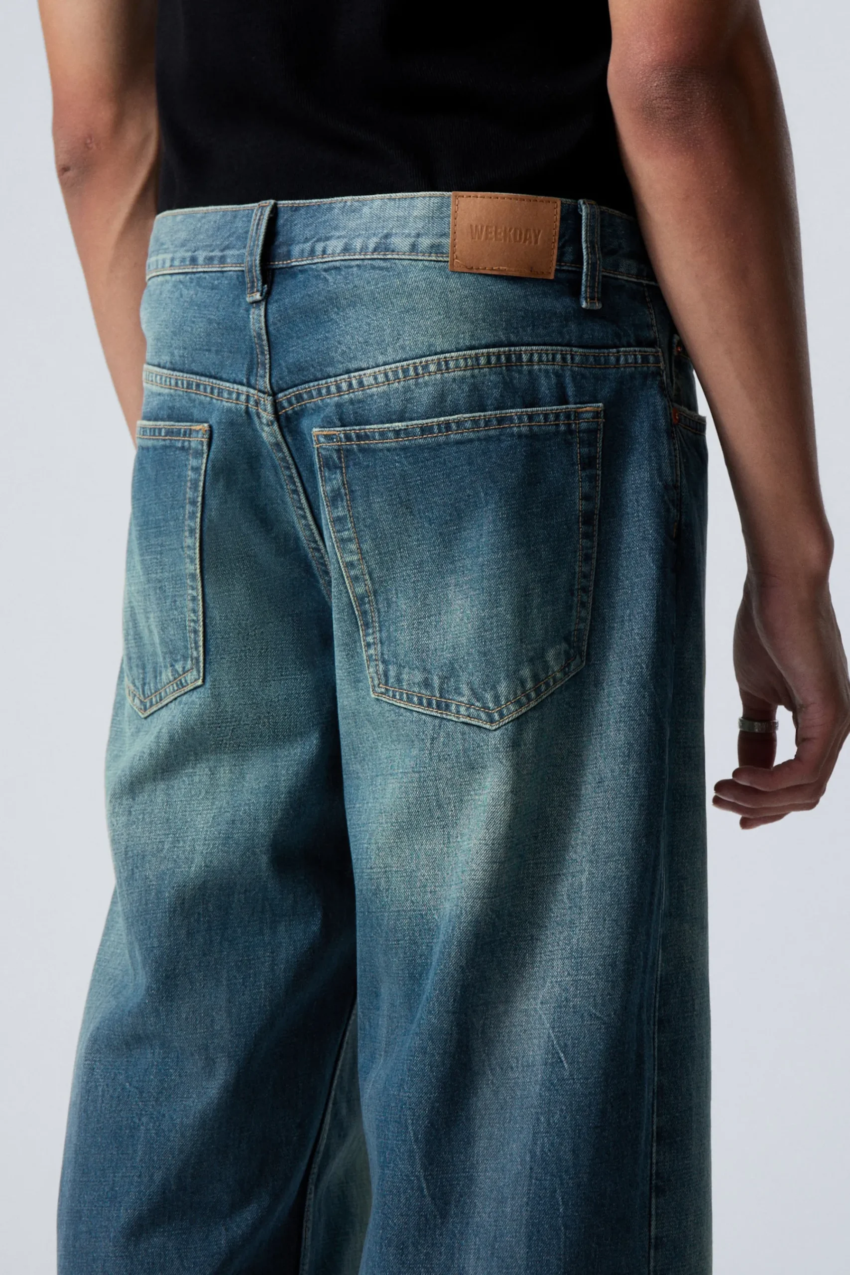 Weekday SPHERE LOW RISE LOOSE STRAIGHT LEG JEANS gasoline blue medium blue Best