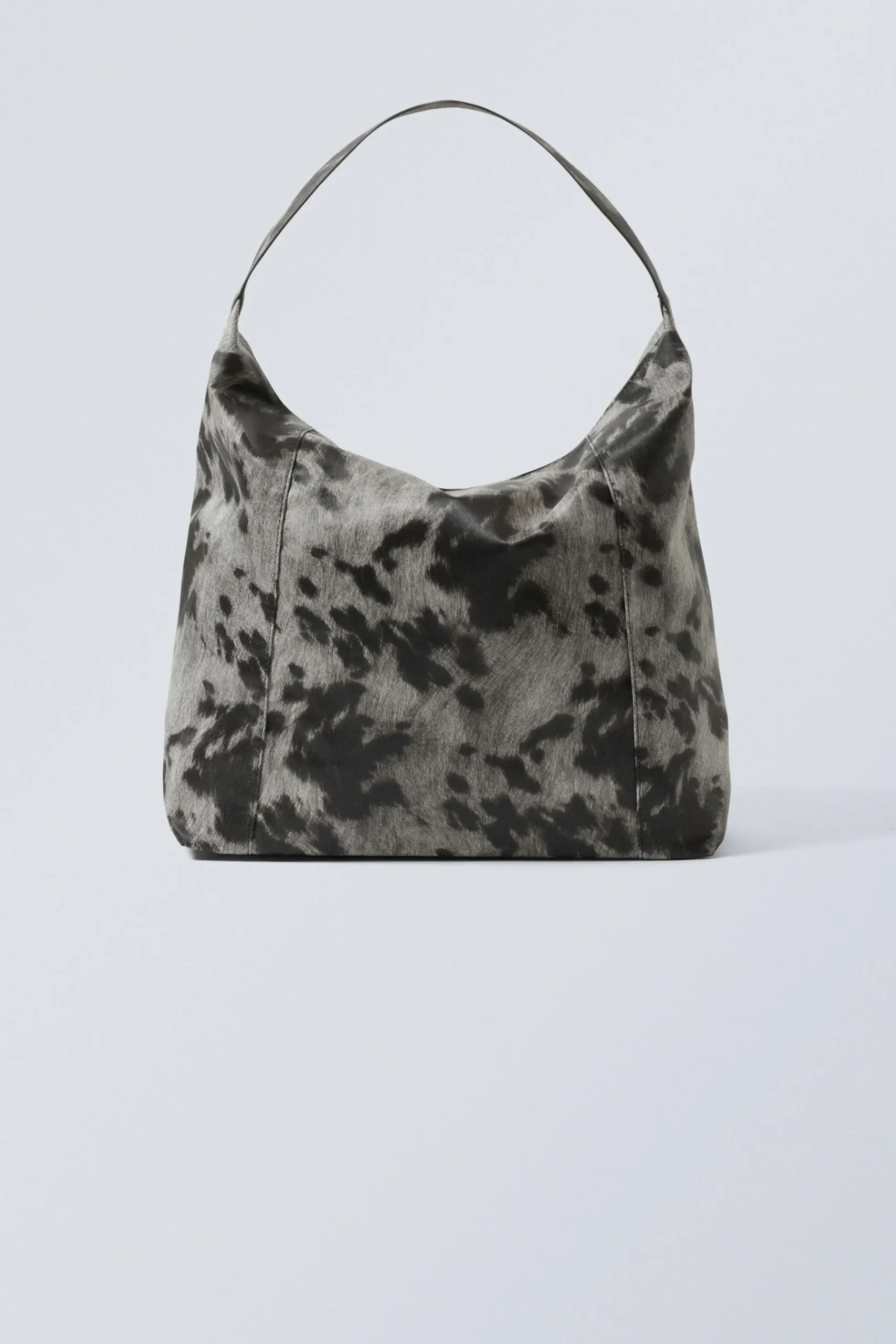 Weekday SQUARE COW SHOULDER BAG black & white cow print Hot