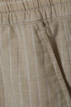 Weekday STRIPED LINEN BLEND SHORTS beige stripe Hot